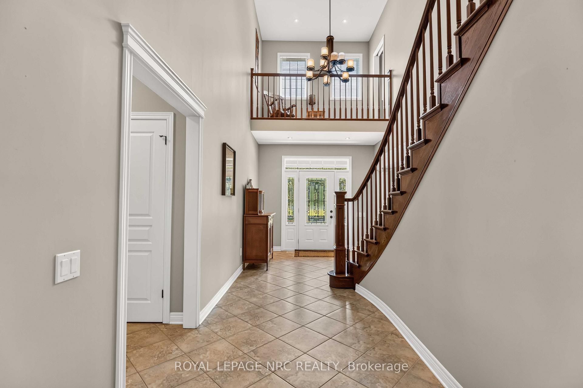 Photo 6 of 378 Pelham Road, St. Catharines, Rykert/Vansickle — HOMEH