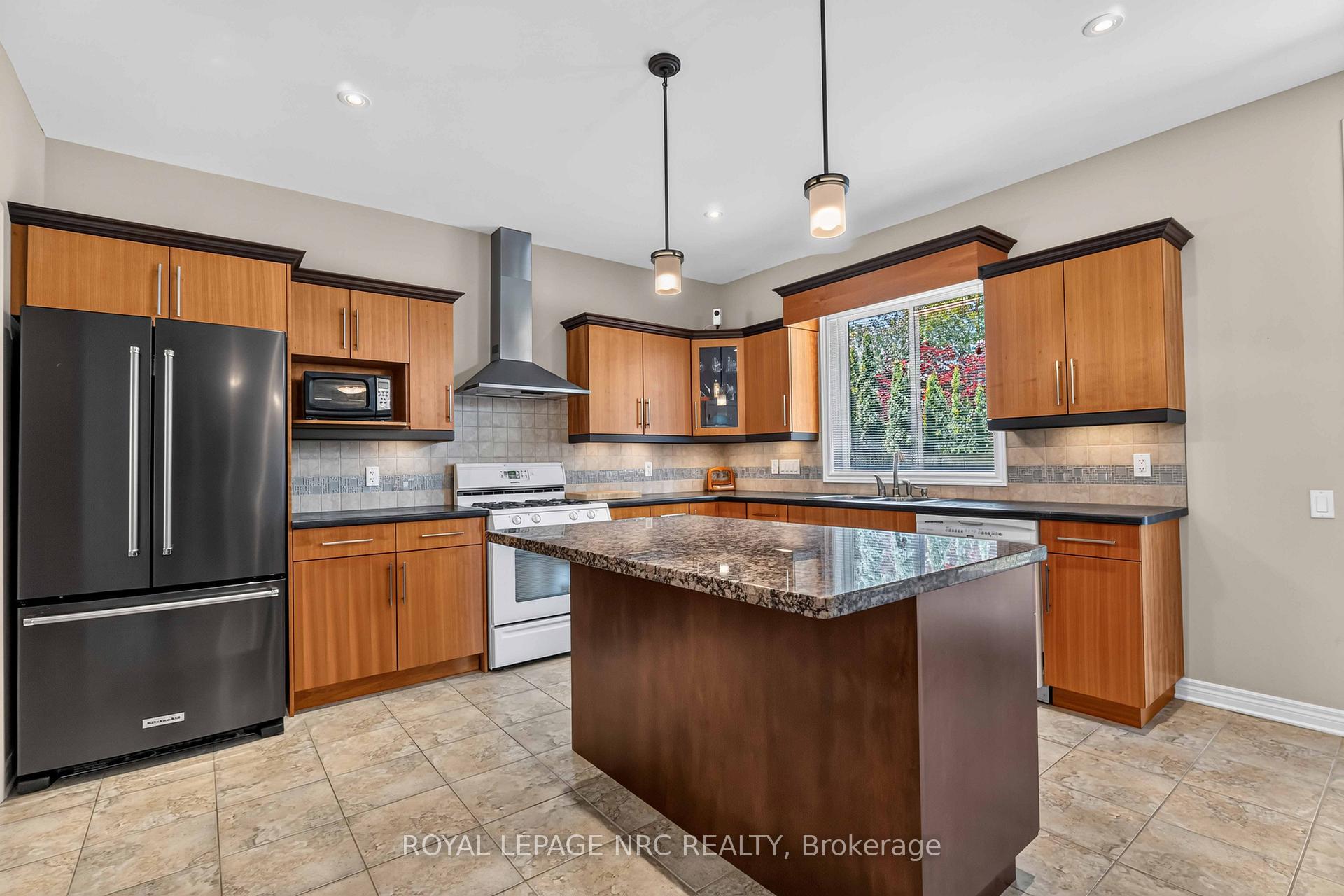 Photo 19 of 378 Pelham Road, St. Catharines, Rykert/Vansickle — HOMEH