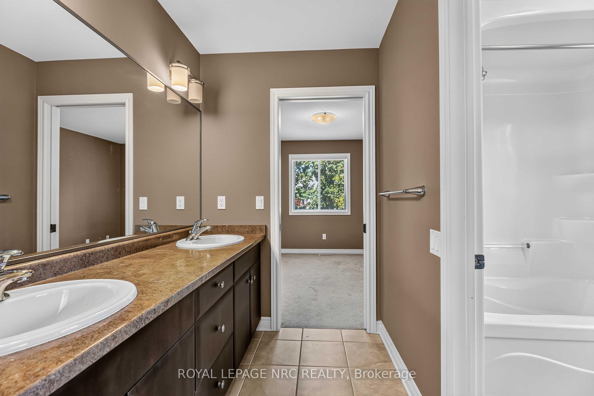 Photo 38 of 378 Pelham Road, St. Catharines, Rykert/Vansickle — HOMEH