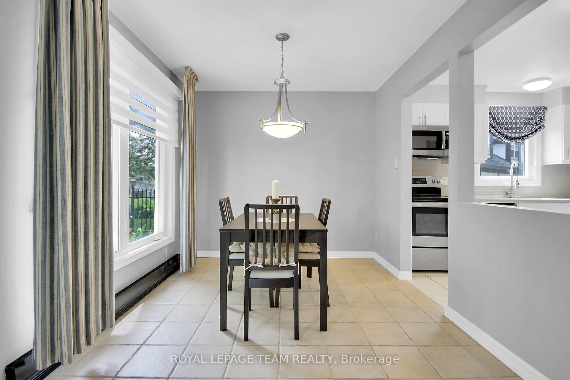 Photo 9 of Unit B, 10 Stonehill Court, Ottawa, Kanata - Bridlewood — HOMEH