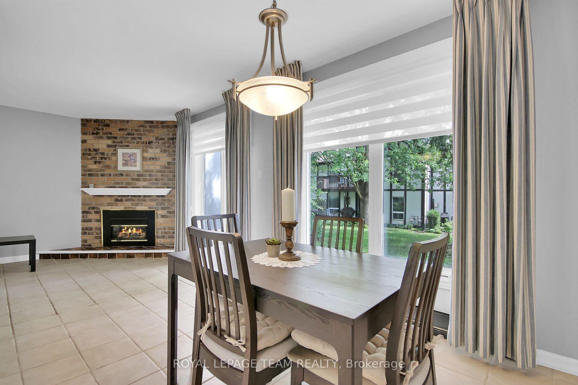Photo 10 of Unit B, 10 Stonehill Court, Ottawa, Kanata - Bridlewood — HOMEH