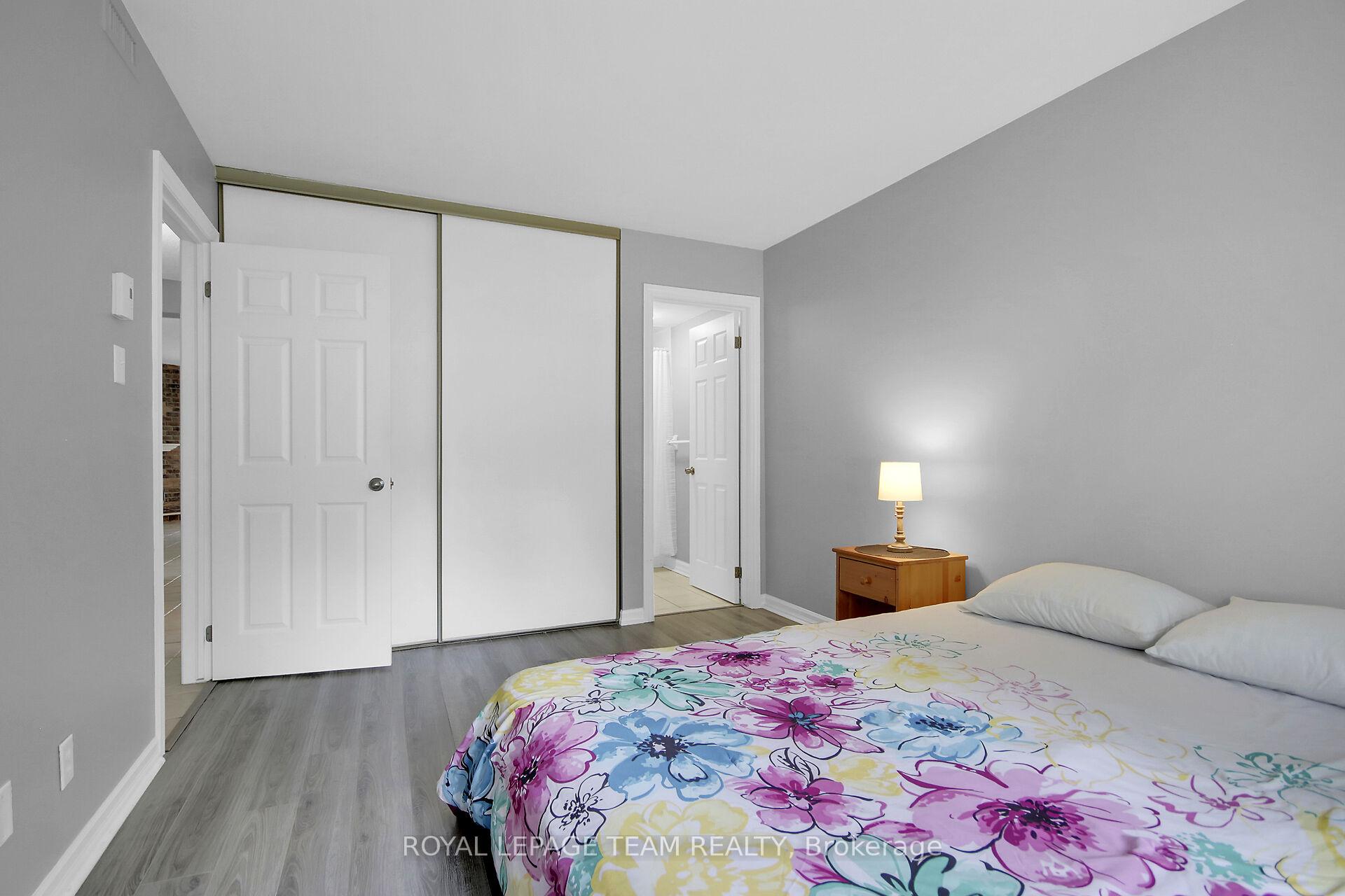 Photo 23 of Unit B, 10 Stonehill Court, Ottawa, Kanata - Bridlewood — HOMEH