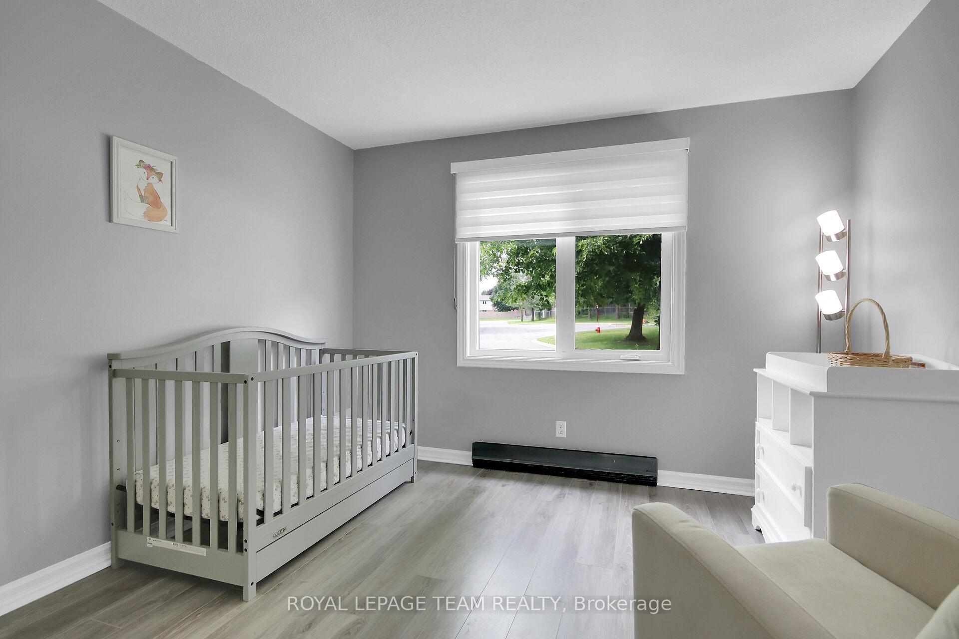 Photo 27 of Unit B, 10 Stonehill Court, Ottawa, Kanata - Bridlewood — HOMEH