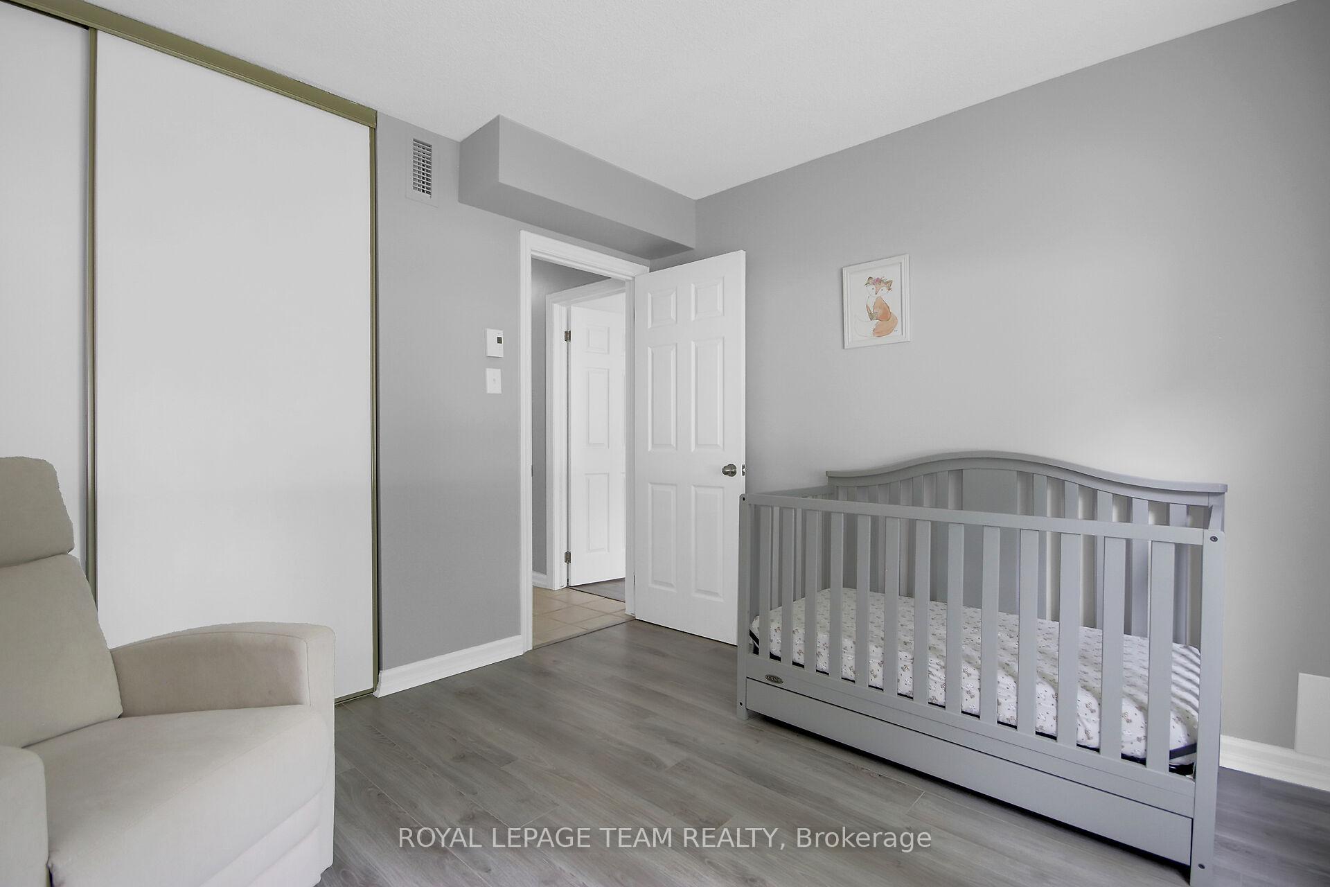 Photo 28 of Unit B, 10 Stonehill Court, Ottawa, Kanata - Bridlewood — HOMEH