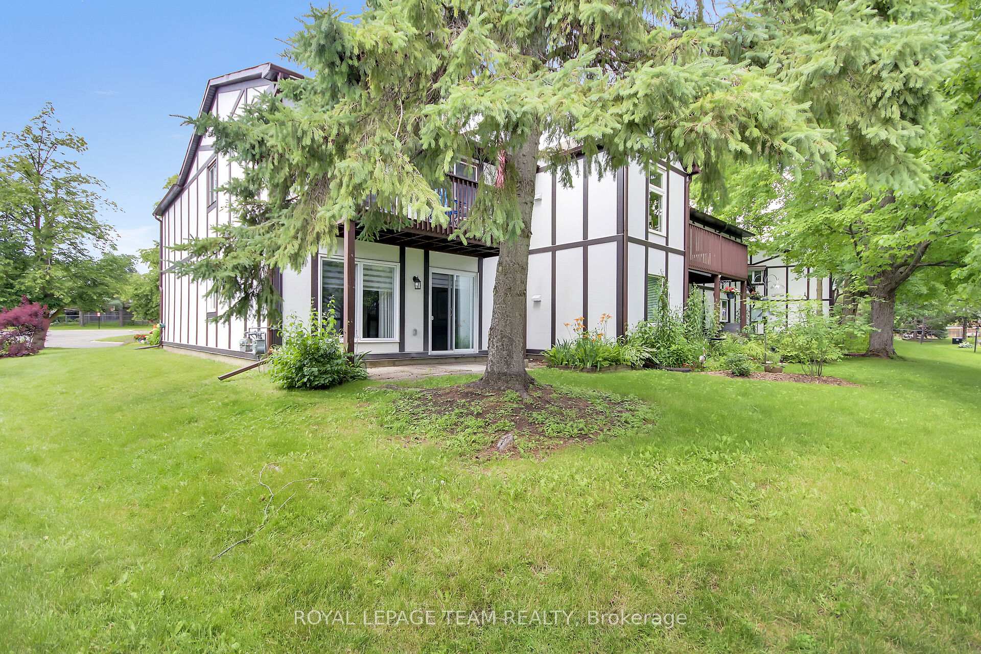 Photo 31 of Unit B, 10 Stonehill Court, Ottawa, Kanata - Bridlewood — HOMEH