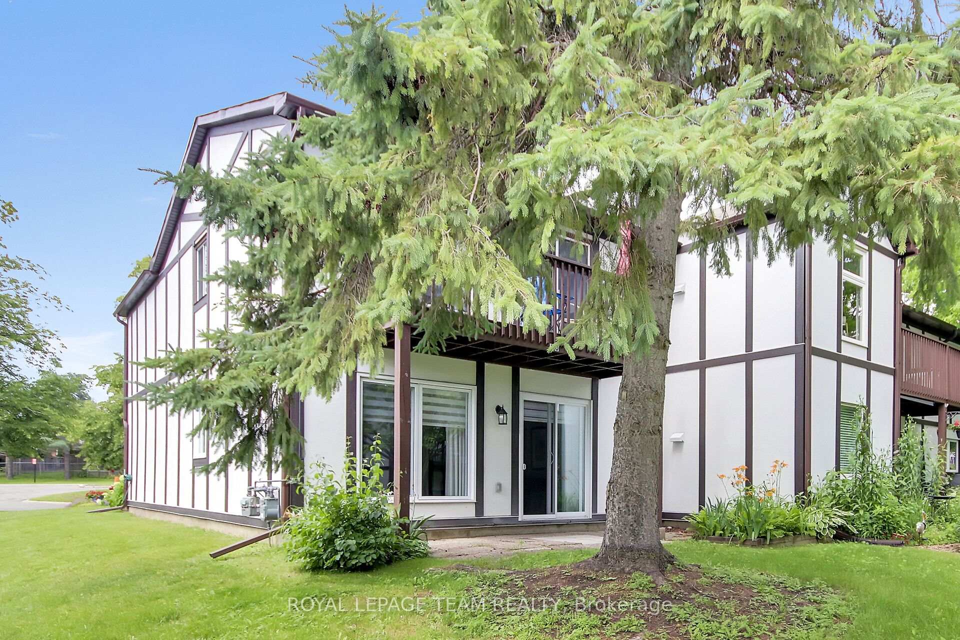 Photo 34 of Unit B, 10 Stonehill Court, Ottawa, Kanata - Bridlewood — HOMEH