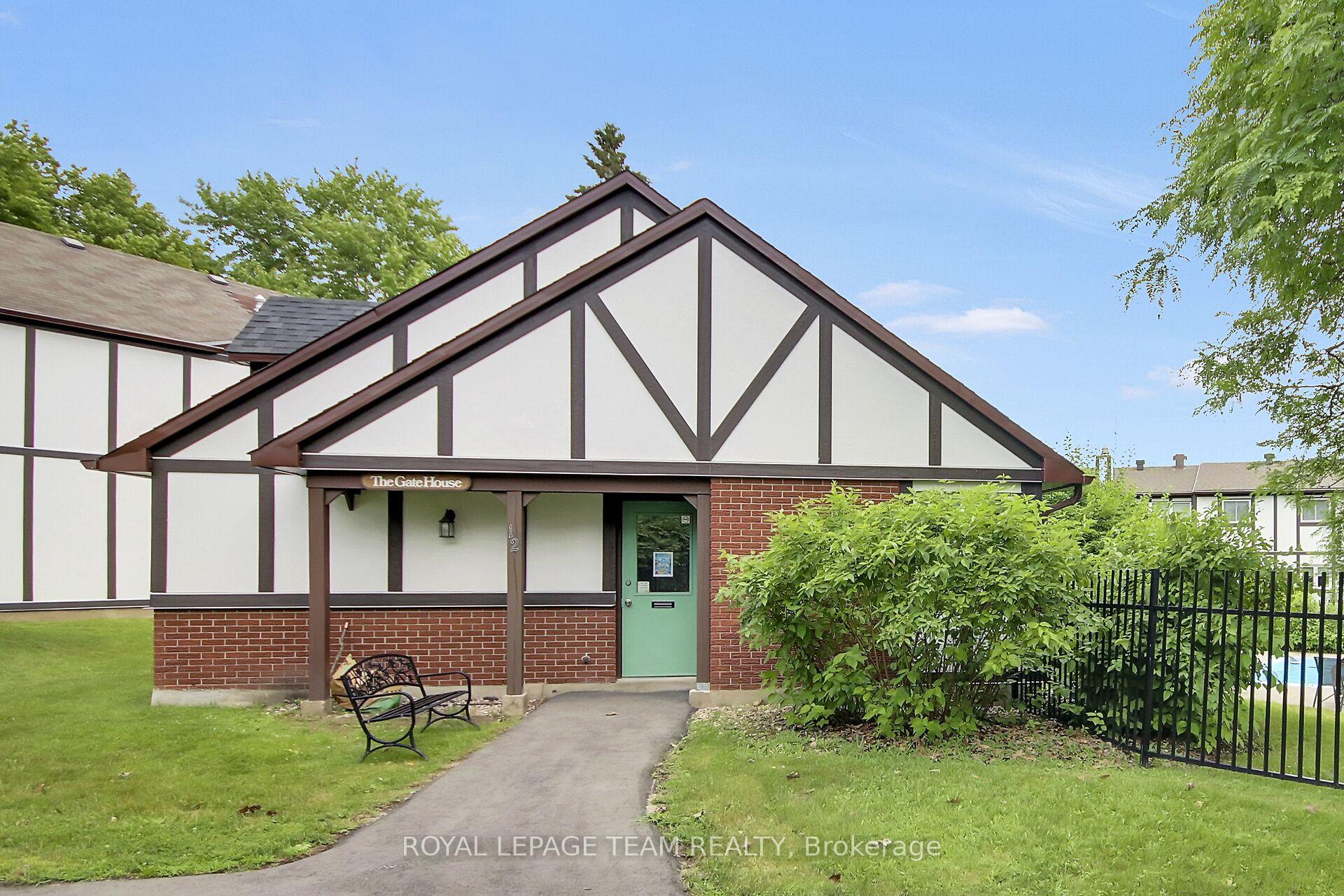Photo 35 of Unit B, 10 Stonehill Court, Ottawa, Kanata - Bridlewood — HOMEH