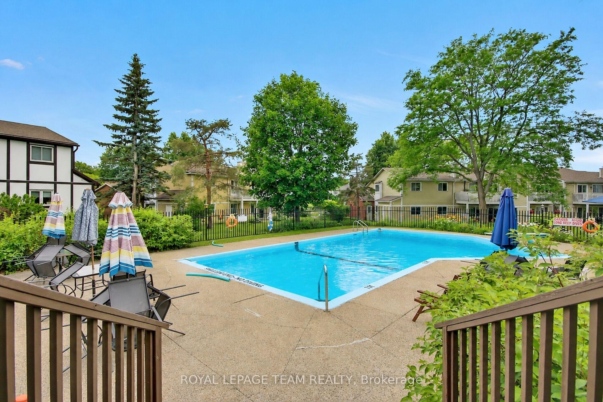 Photo 36 of Unit B, 10 Stonehill Court, Ottawa, Kanata - Bridlewood — HOMEH