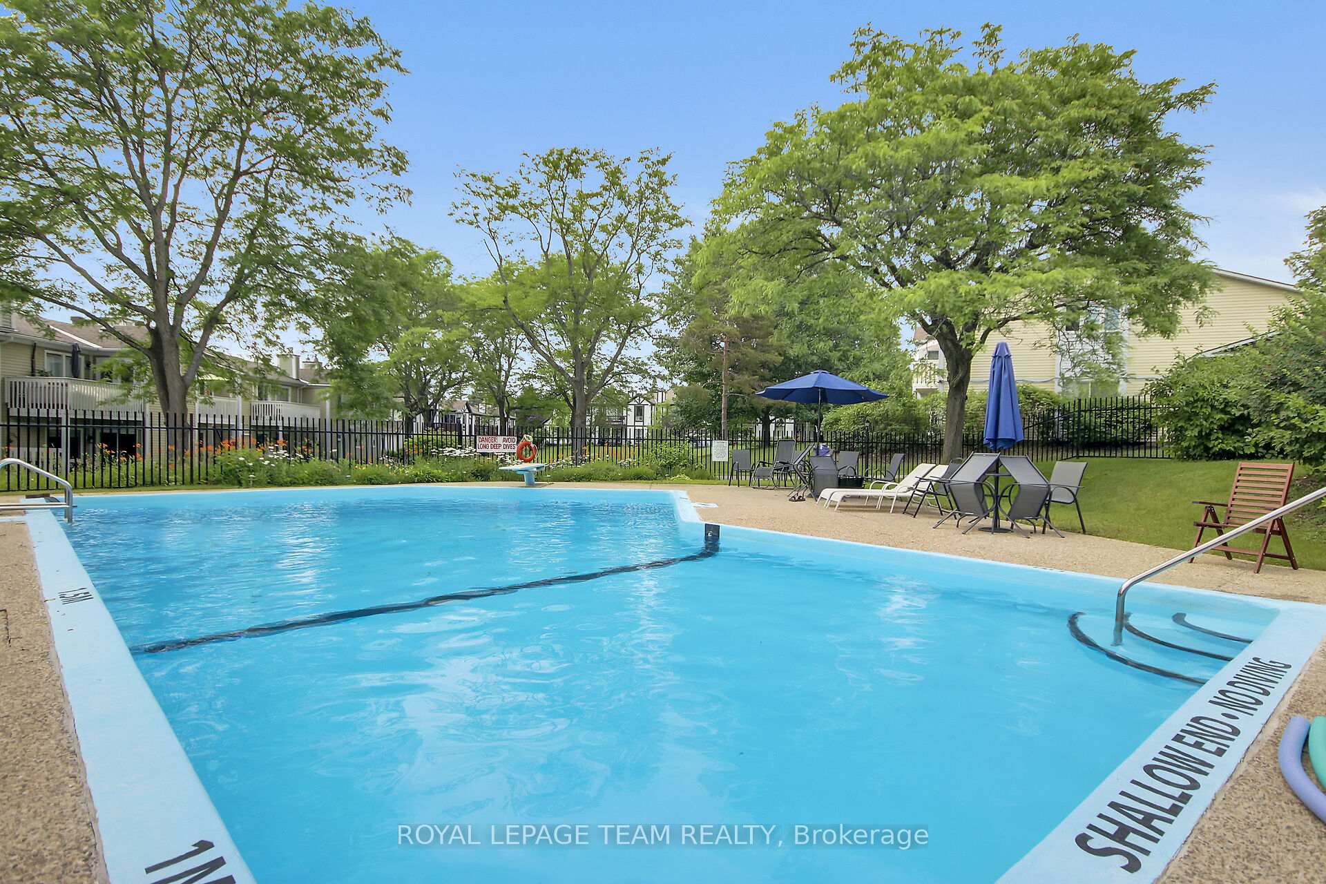 Photo 39 of Unit B, 10 Stonehill Court, Ottawa, Kanata - Bridlewood — HOMEH