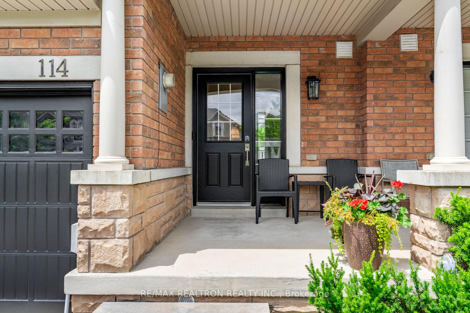 Photo 3 of 114 Mahogany Forest Drive, Vaughan, Patterson — HOMEH