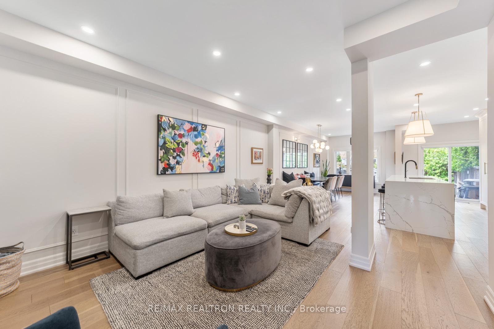 Photo 4 of 114 Mahogany Forest Drive, Vaughan, Patterson — HOMEH