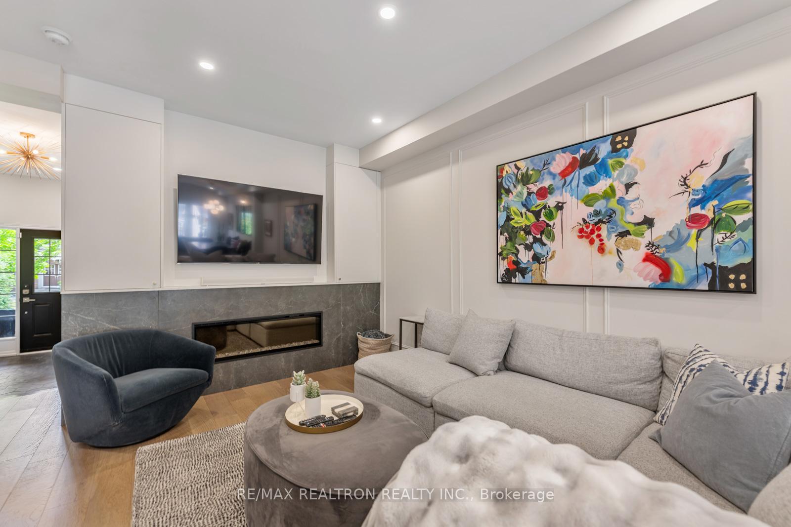 Photo 6 of 114 Mahogany Forest Drive, Vaughan, Patterson — HOMEH