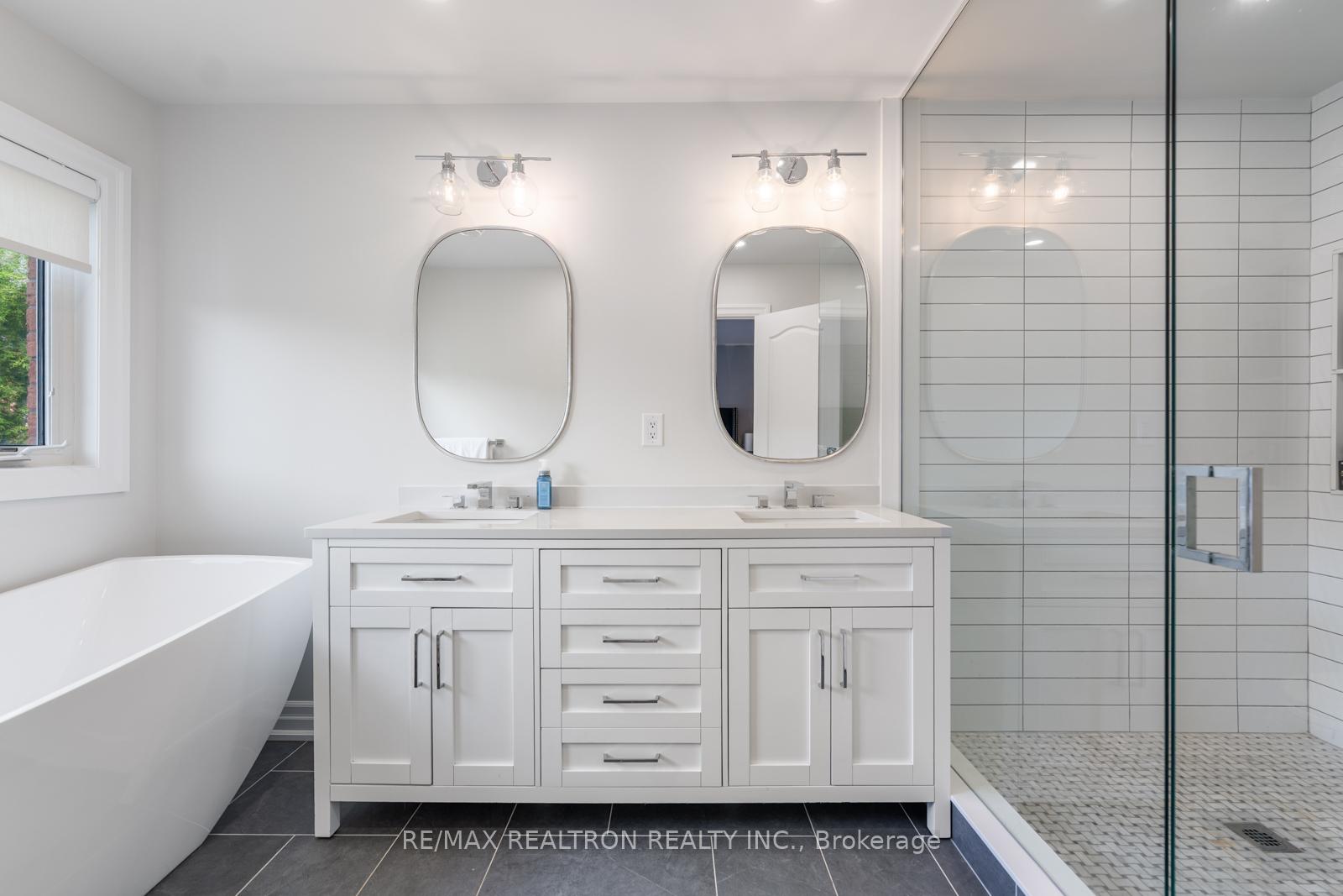 Photo 34 of 114 Mahogany Forest Drive, Vaughan, Patterson — HOMEH