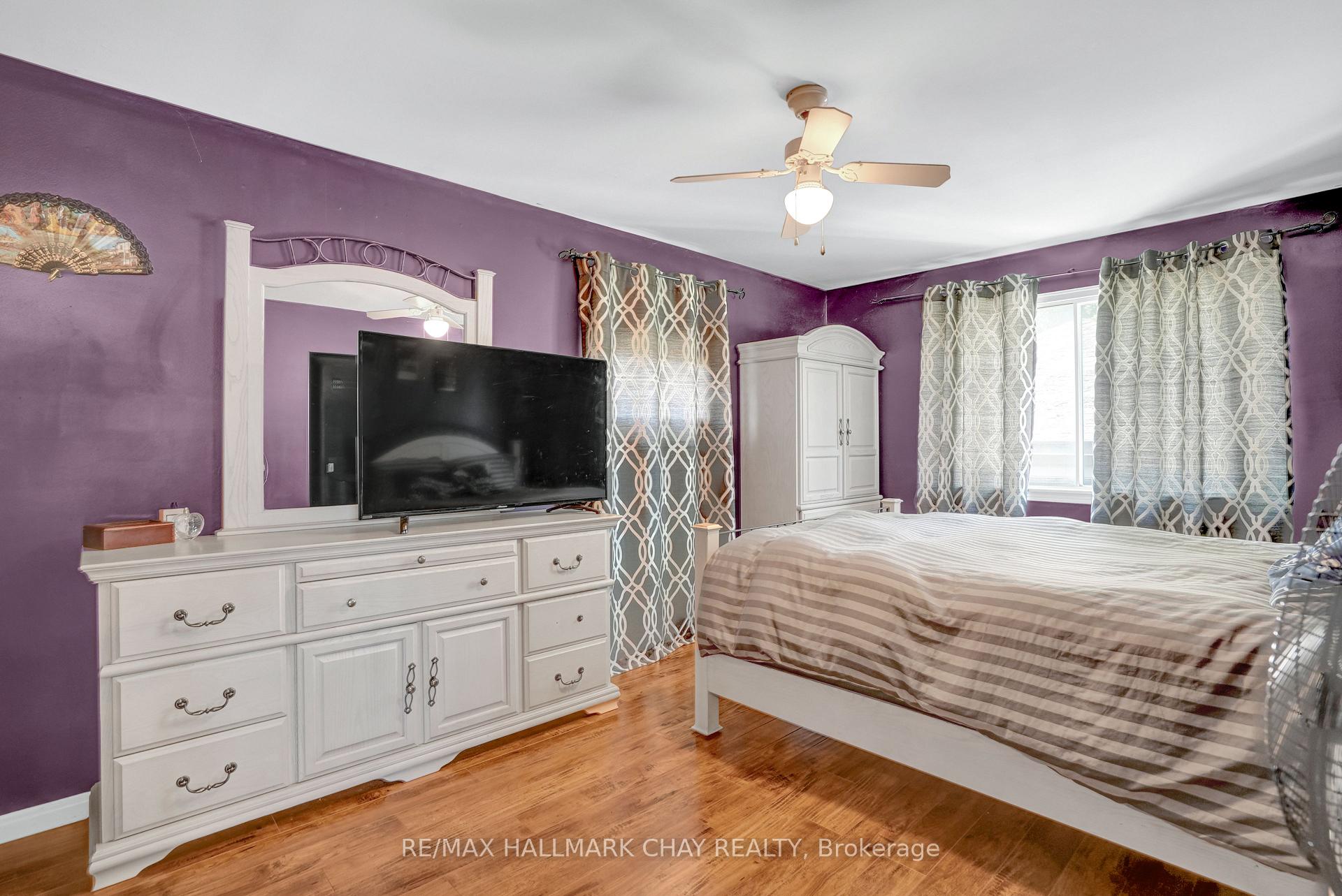 Photo 10 of 16 Austen Lane, Barrie, Letitia Heights — HOMEH