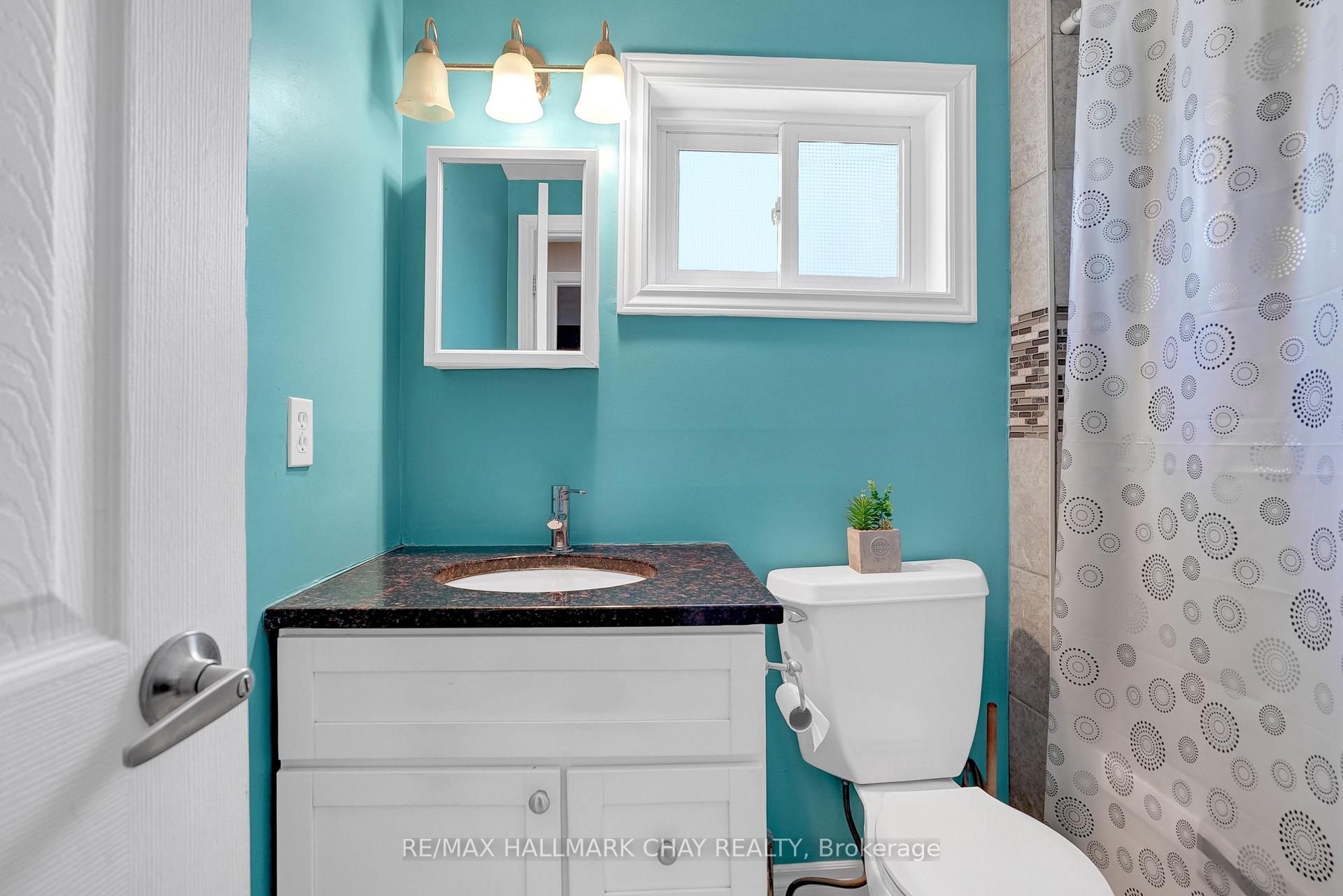 Photo 13 of 16 Austen Lane, Barrie, Letitia Heights — HOMEH