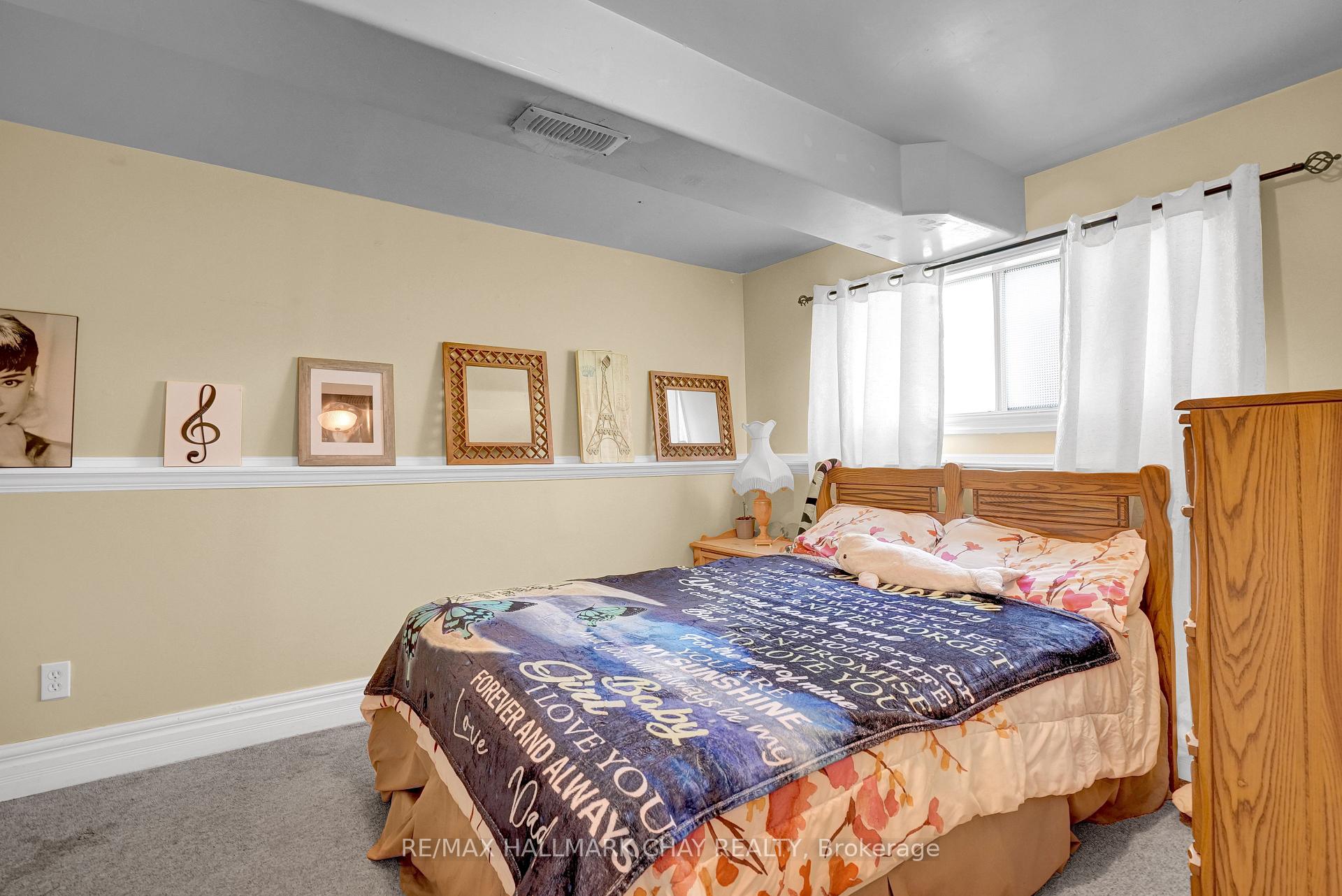 Photo 19 of 16 Austen Lane, Barrie, Letitia Heights — HOMEH