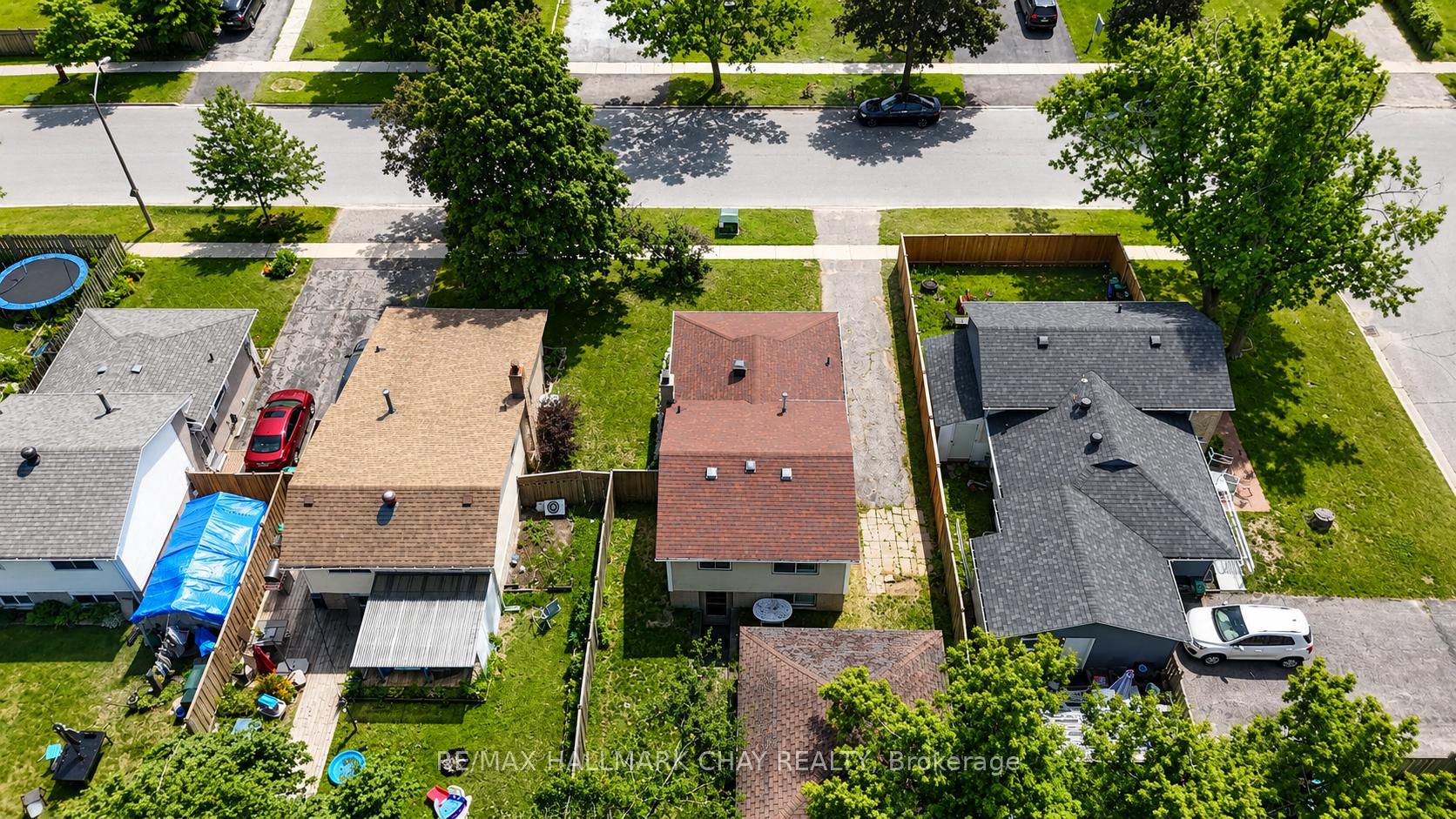 Photo 25 of 16 Austen Lane, Barrie, Letitia Heights — HOMEH