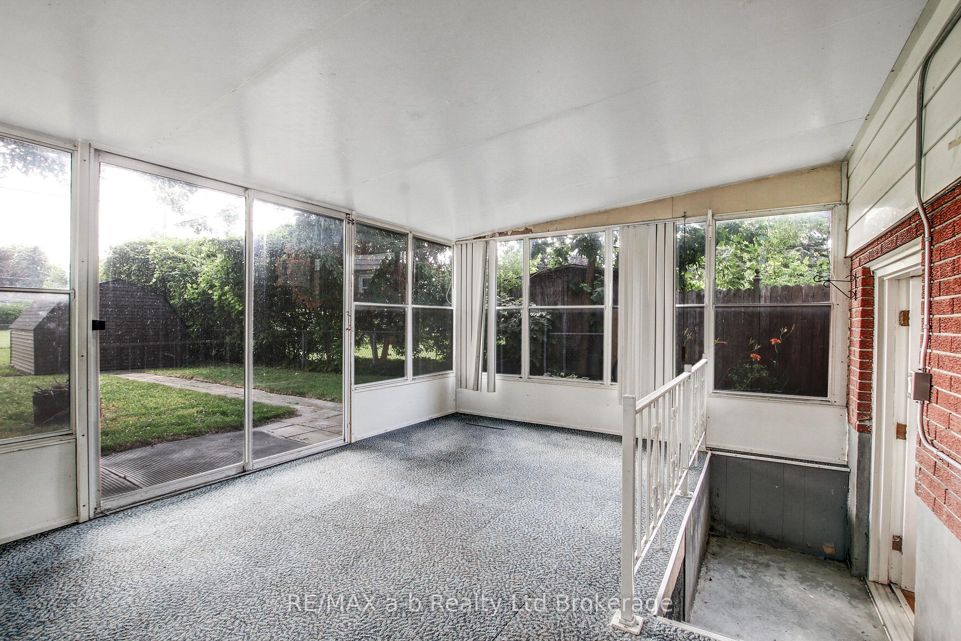 Photo 4 of 1292 Sorrel Road, London, East E — HOMEH