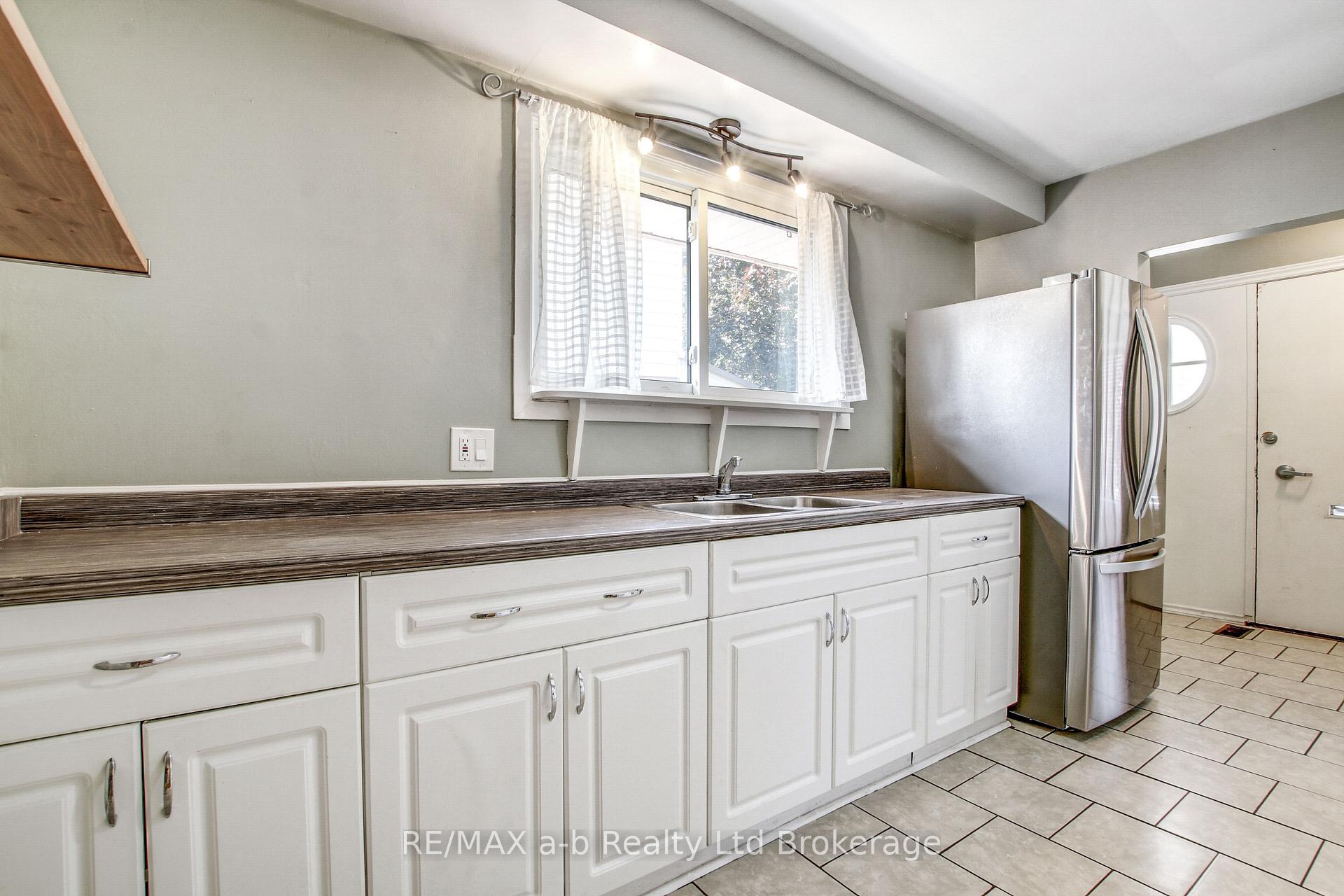 Photo 14 of 1292 Sorrel Road, London, East E — HOMEH