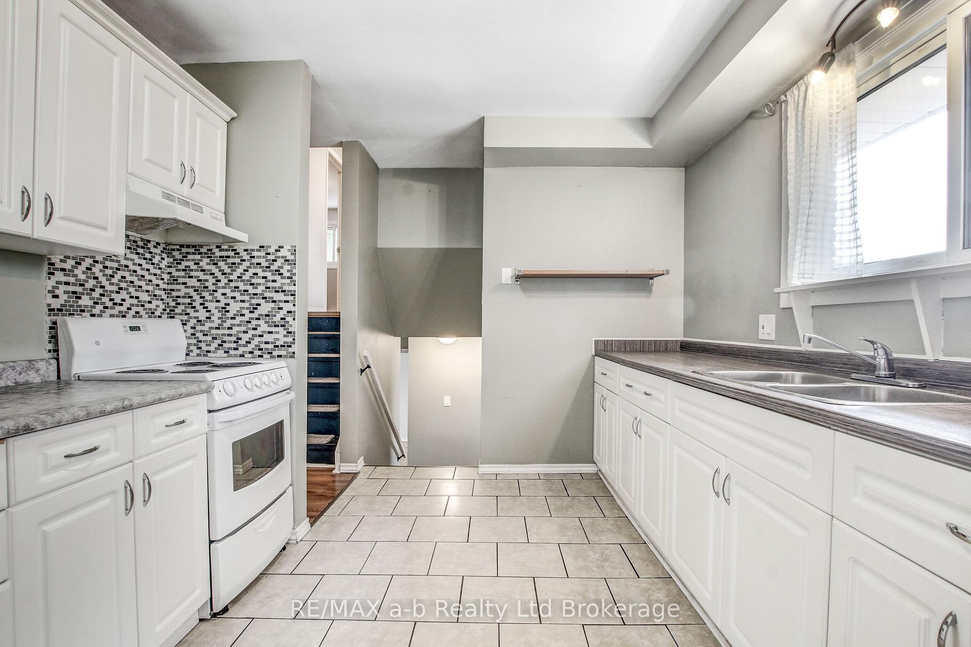 Photo 16 of 1292 Sorrel Road, London, East E — HOMEH