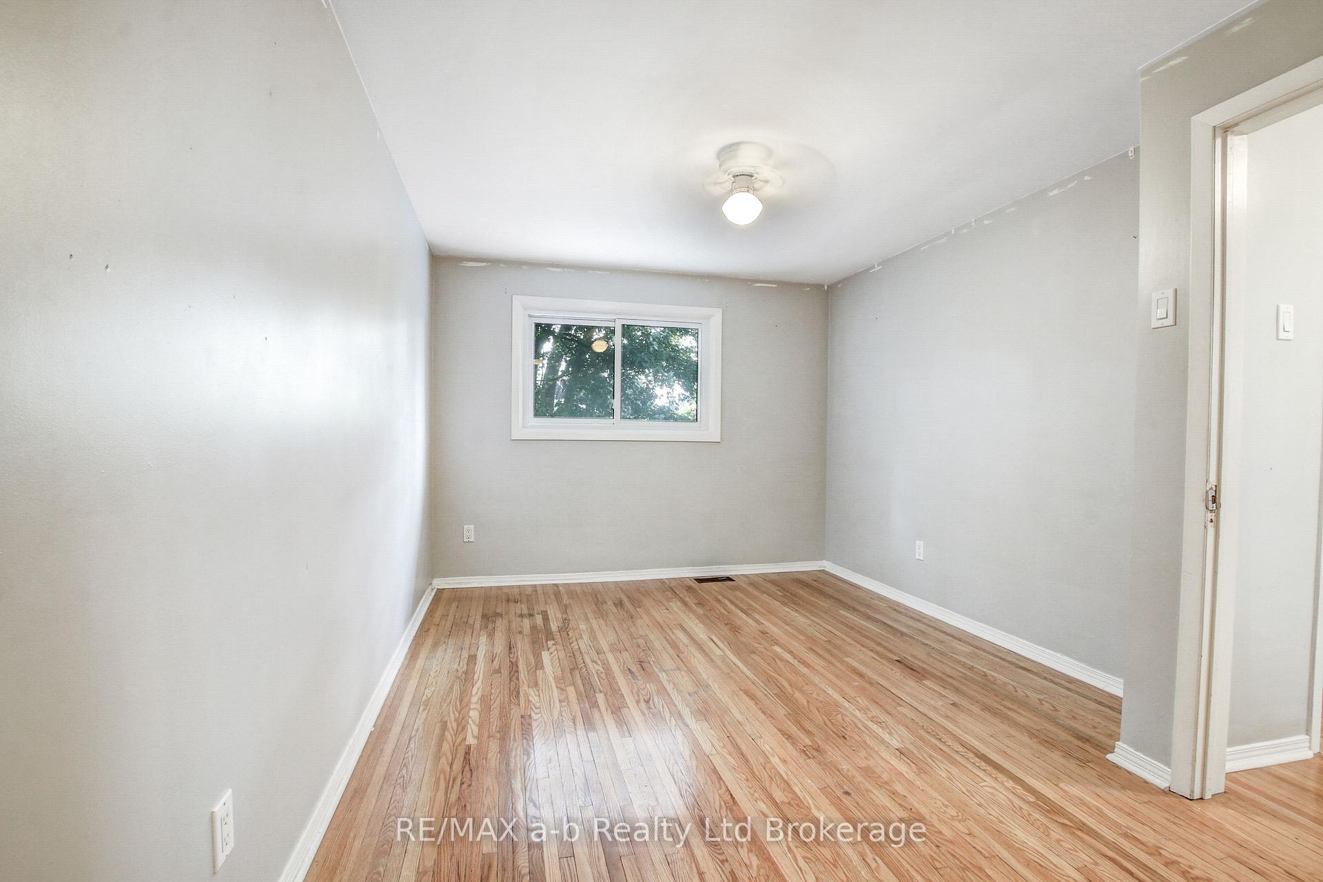 Photo 17 of 1292 Sorrel Road, London, East E — HOMEH