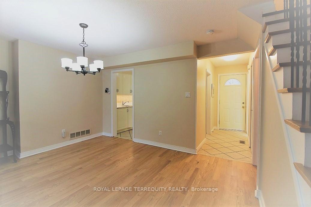 Photo 8 of Unit 103, 701 Burnhamthorpe Road, Etobicoke, Markland Wood — HOMEH