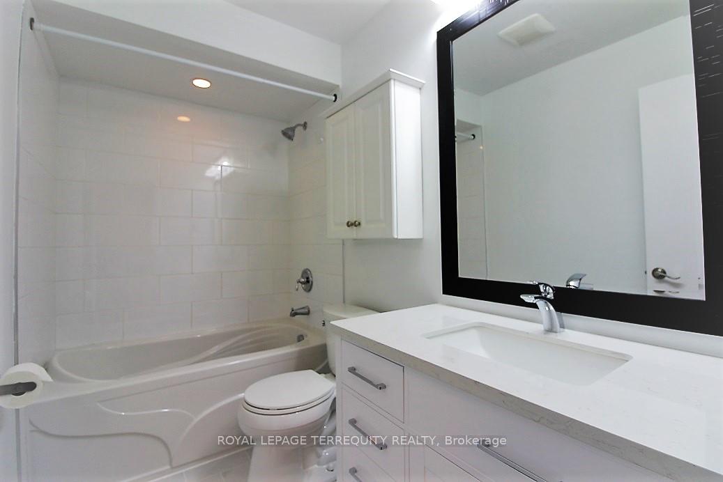 Photo 13 of Unit 103, 701 Burnhamthorpe Road, Etobicoke, Markland Wood — HOMEH