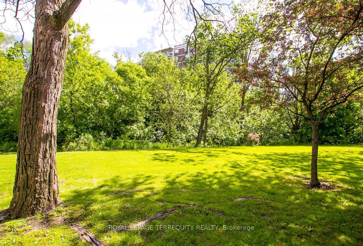 Photo 18 of Unit 103, 701 Burnhamthorpe Road, Etobicoke, Markland Wood — HOMEH