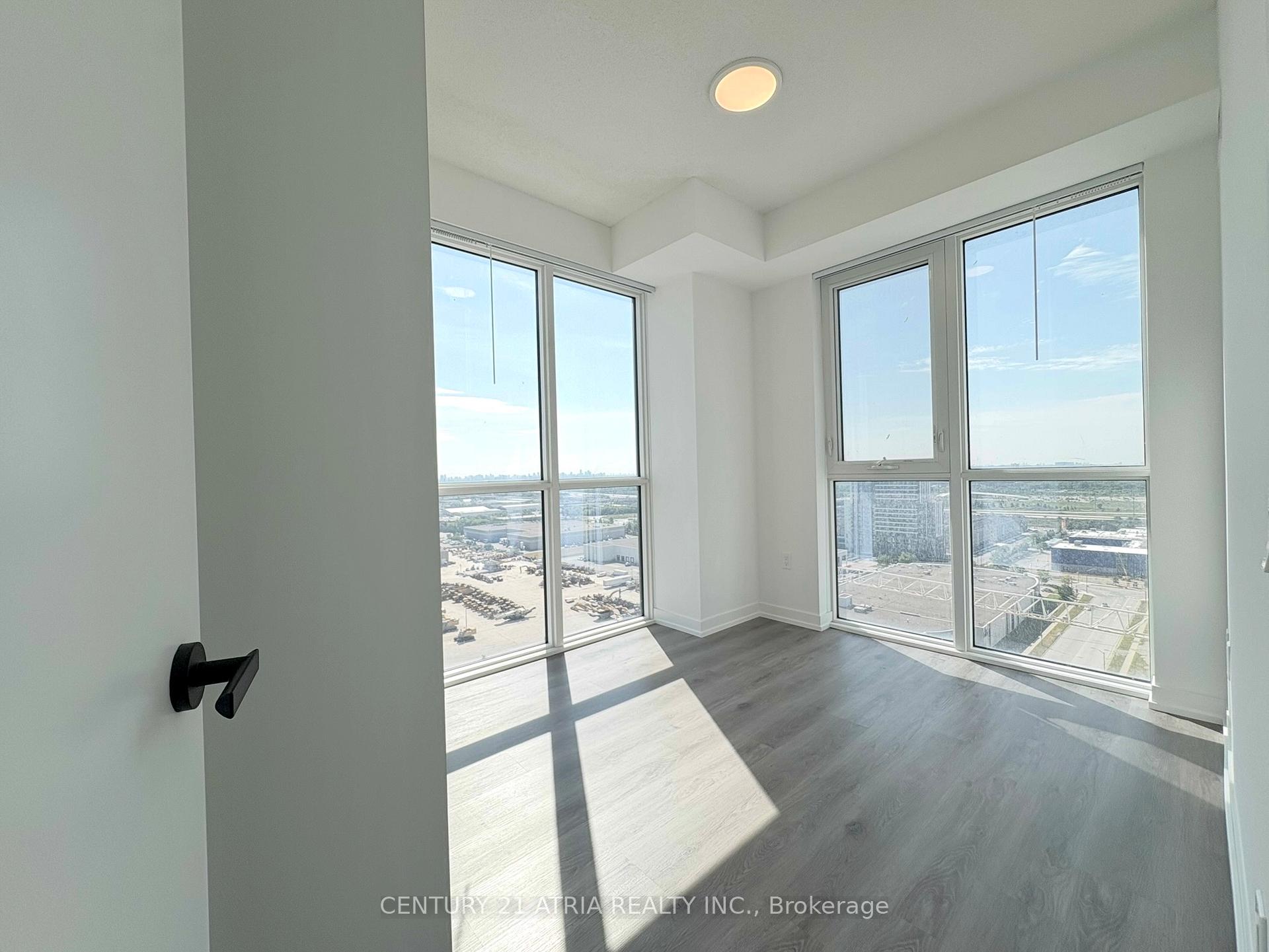 Photo 10 of Unit 2310, 28 Interchange Way, Vaughan, Vaughan Corporate Centre — HOMEH