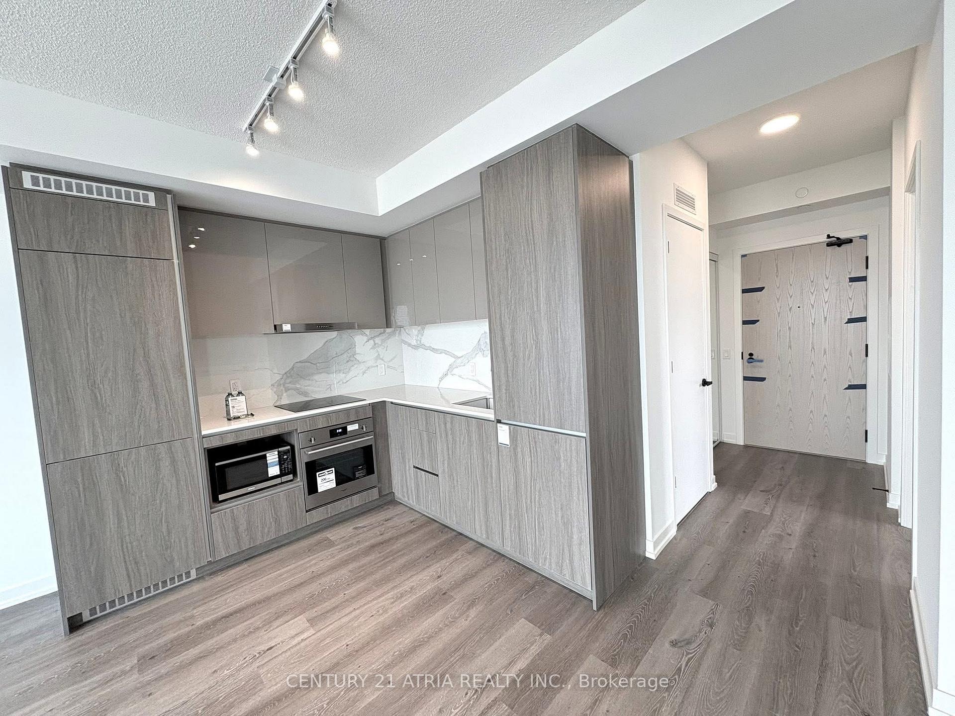 Photo 4 of Unit 805, 28 Interchange Way, Vaughan, Vaughan Corporate Centre — HOMEH