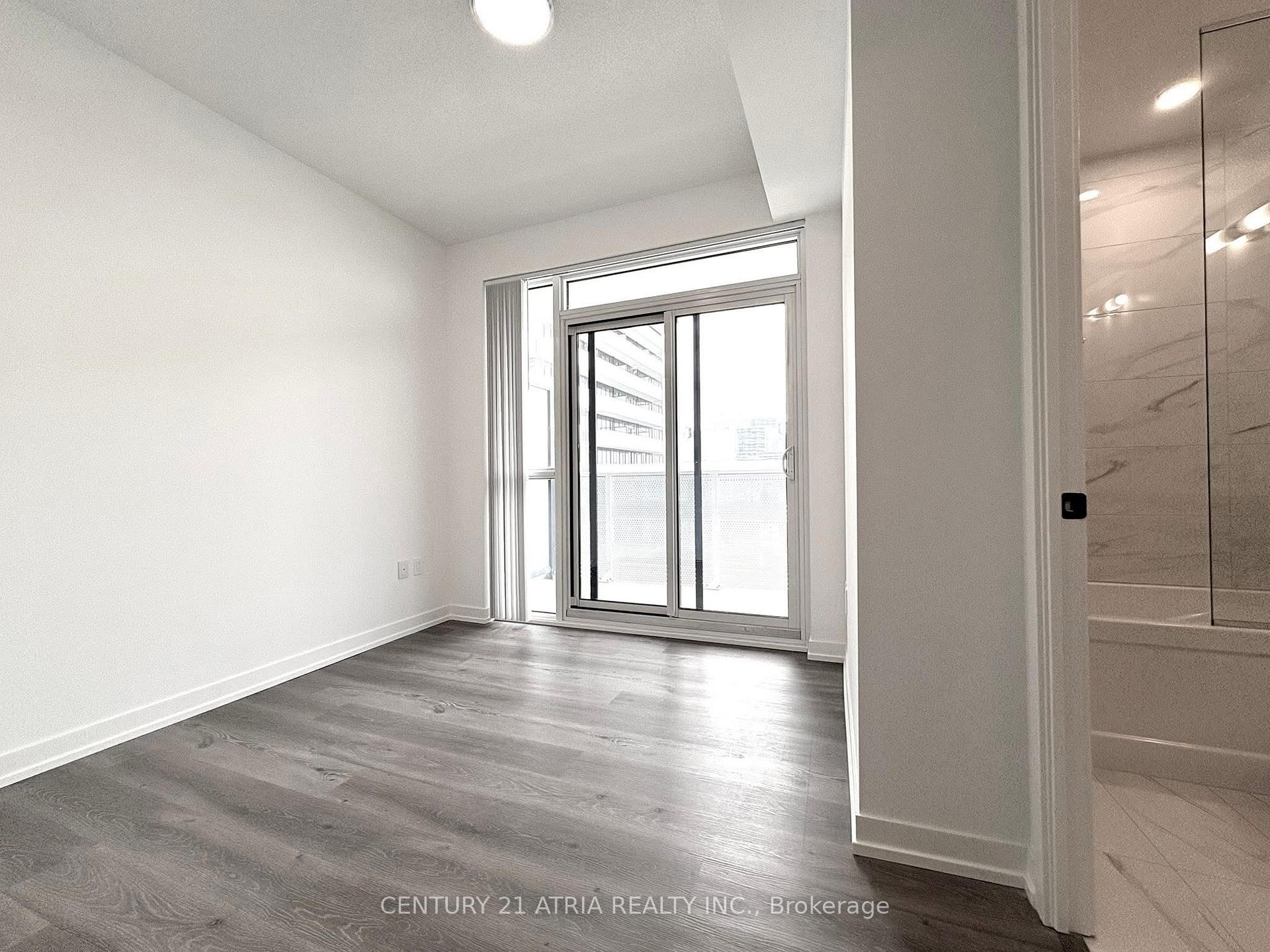 Photo 5 of Unit 805, 28 Interchange Way, Vaughan, Vaughan Corporate Centre — HOMEH