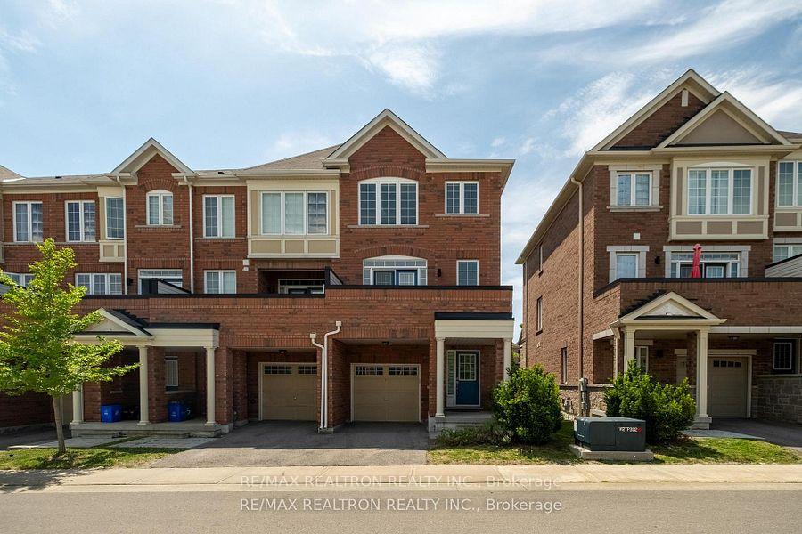 Photo 36 of 37 Torah Gate, Vaughan, Patterson — HOMEH