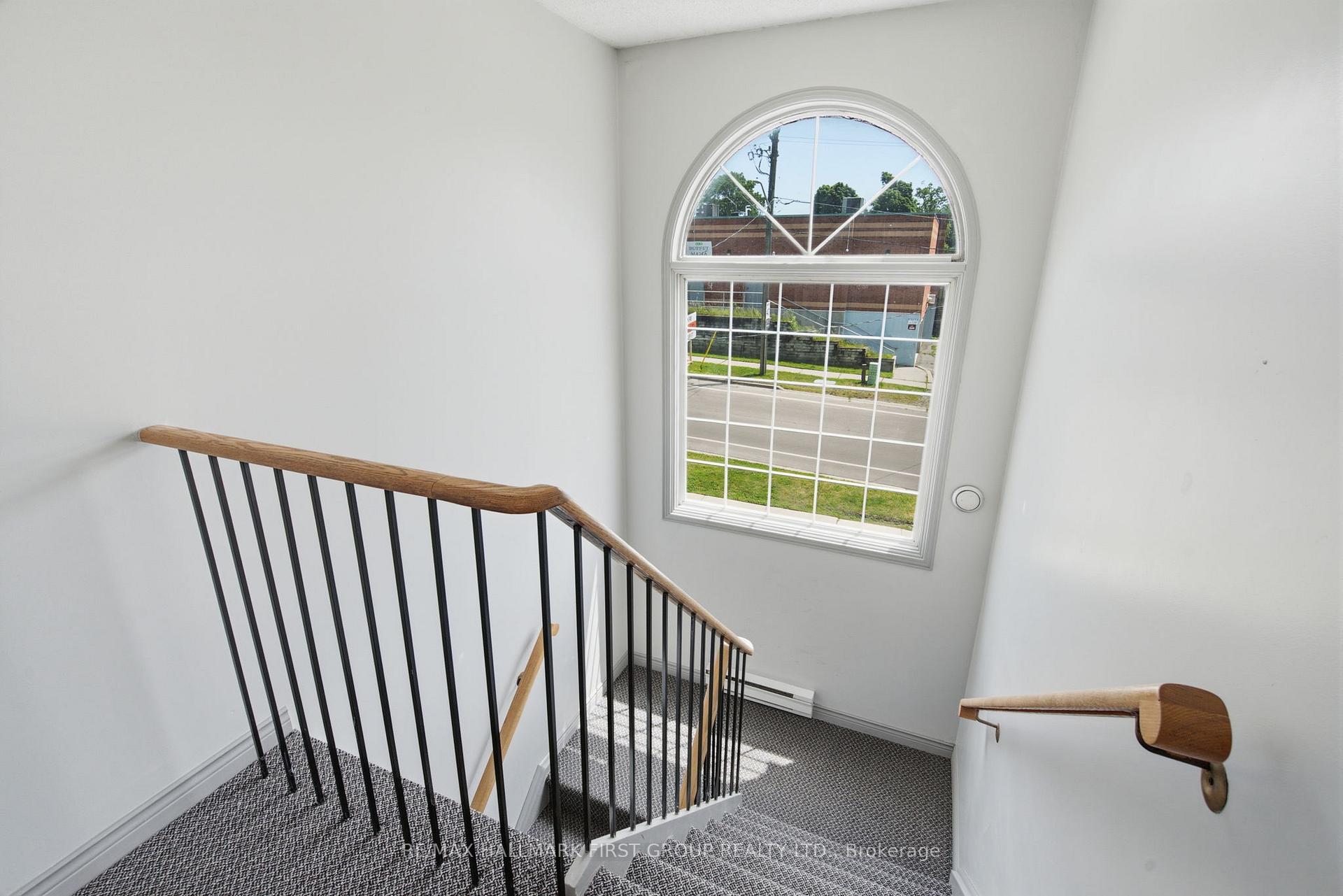 Photo 4 of 314 Hillside Avenue, Oshawa, Vanier — HOMEH