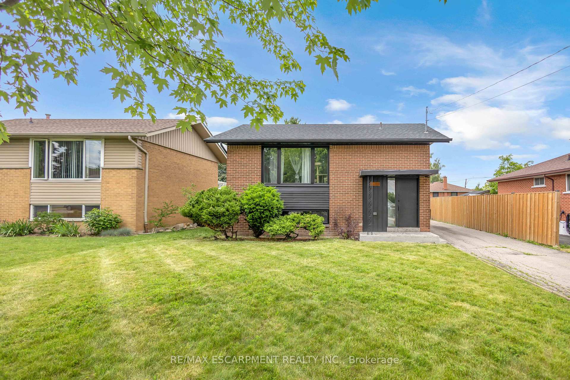 Photo 1 of 253 Fernwood Crescent, Hamilton, Hampton Heights — HOMEH