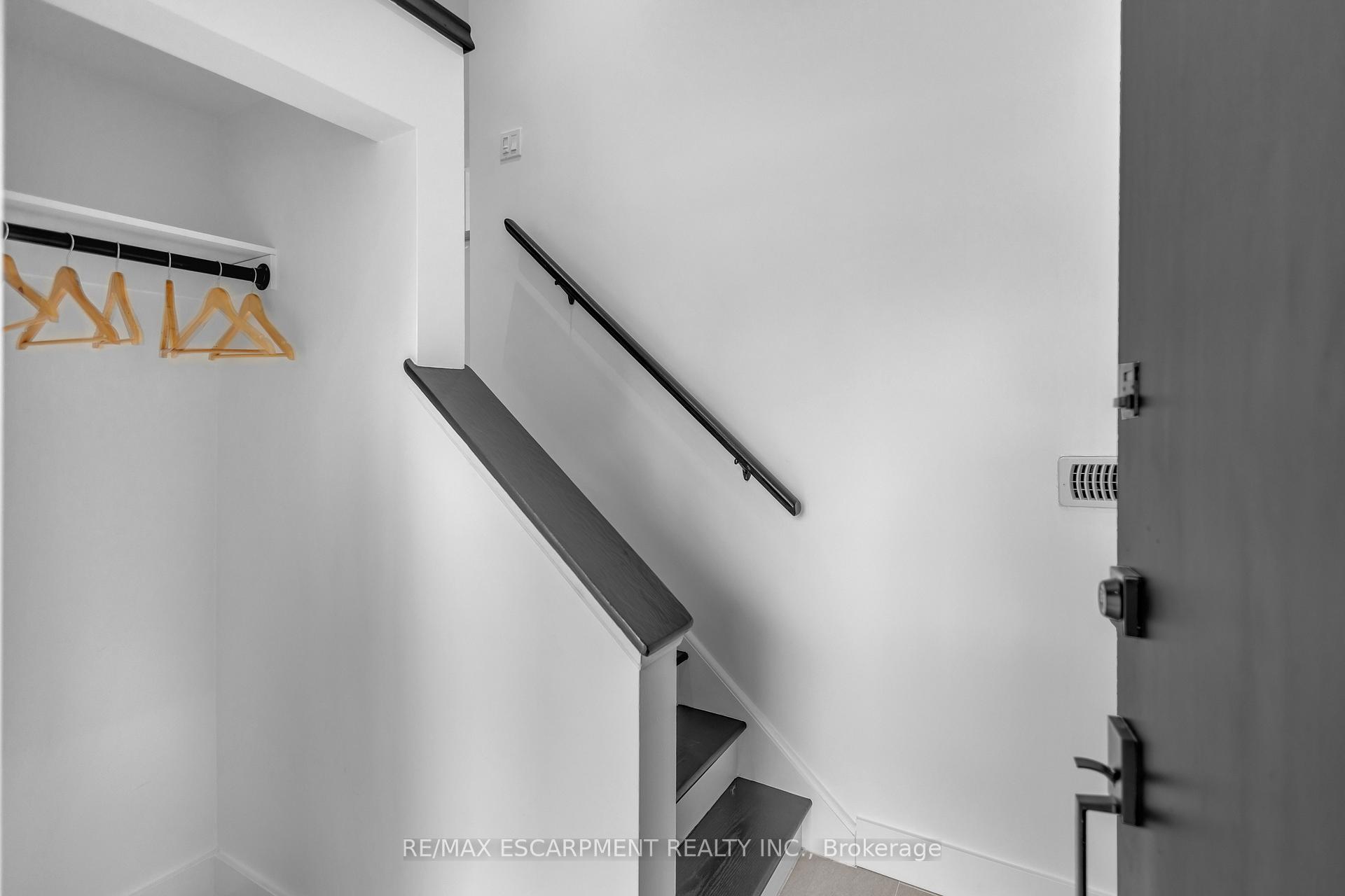 Photo 6 of 253 Fernwood Crescent, Hamilton, Hampton Heights — HOMEH