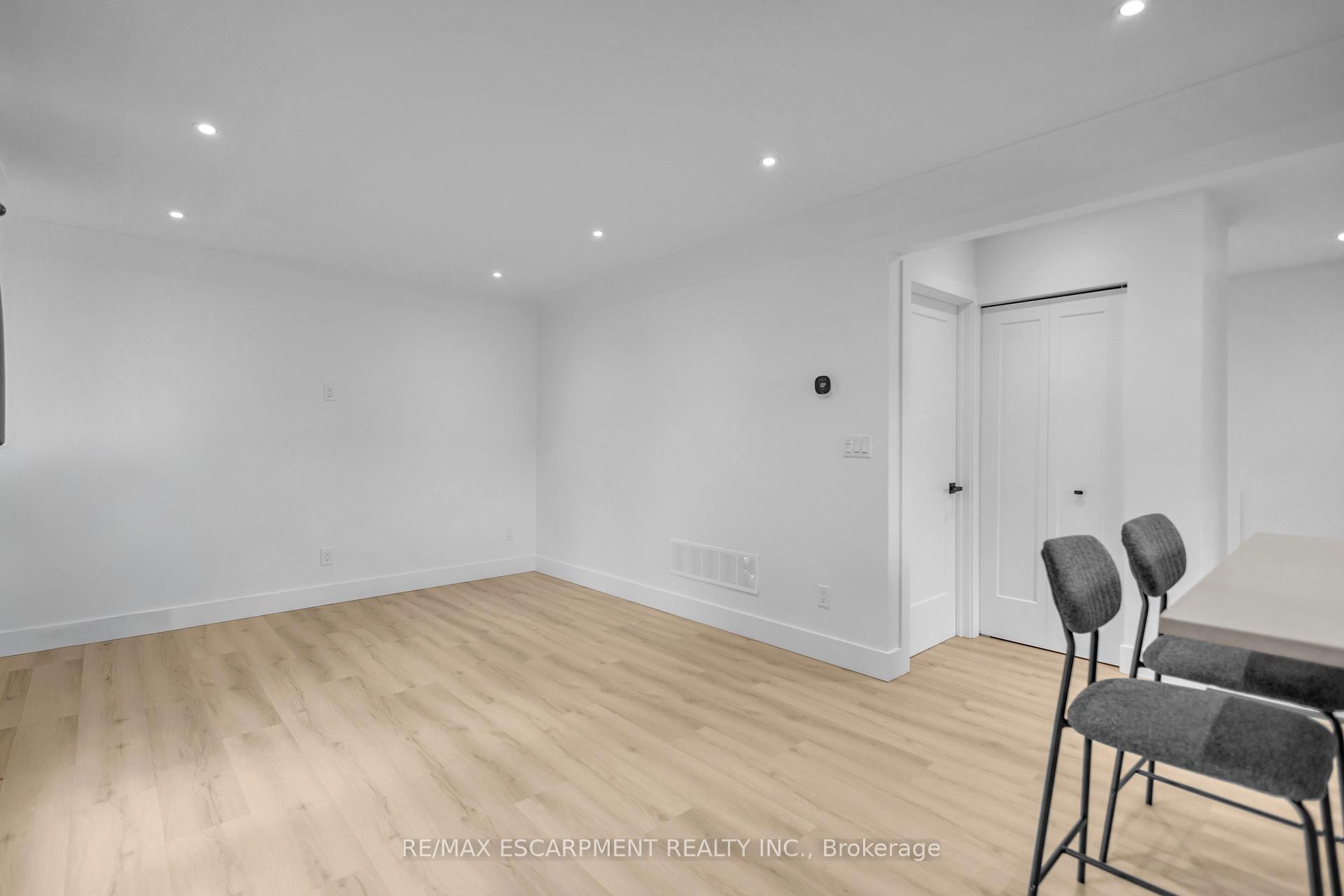 Photo 8 of 253 Fernwood Crescent, Hamilton, Hampton Heights — HOMEH