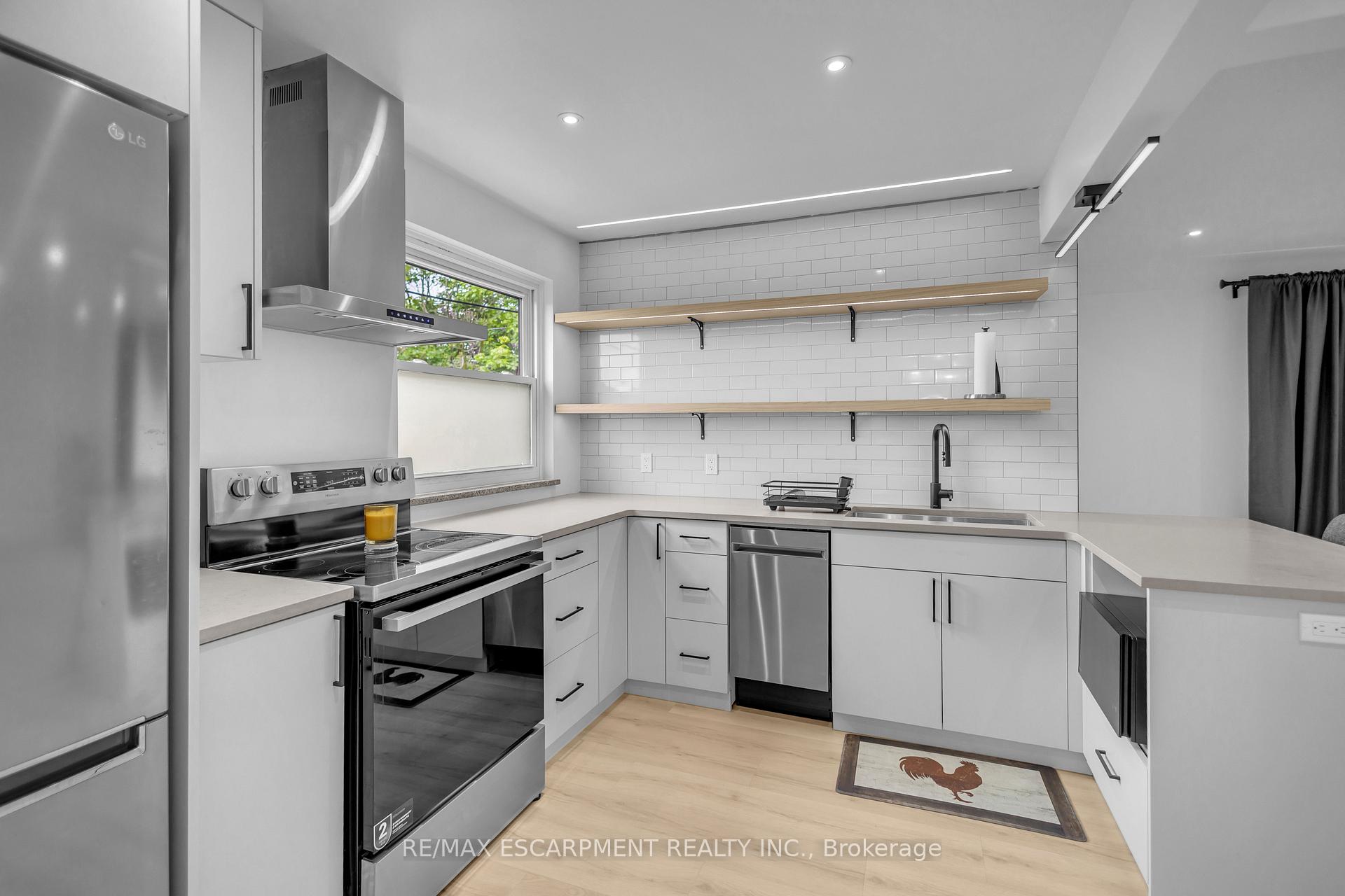 Photo 12 of 253 Fernwood Crescent, Hamilton, Hampton Heights — HOMEH