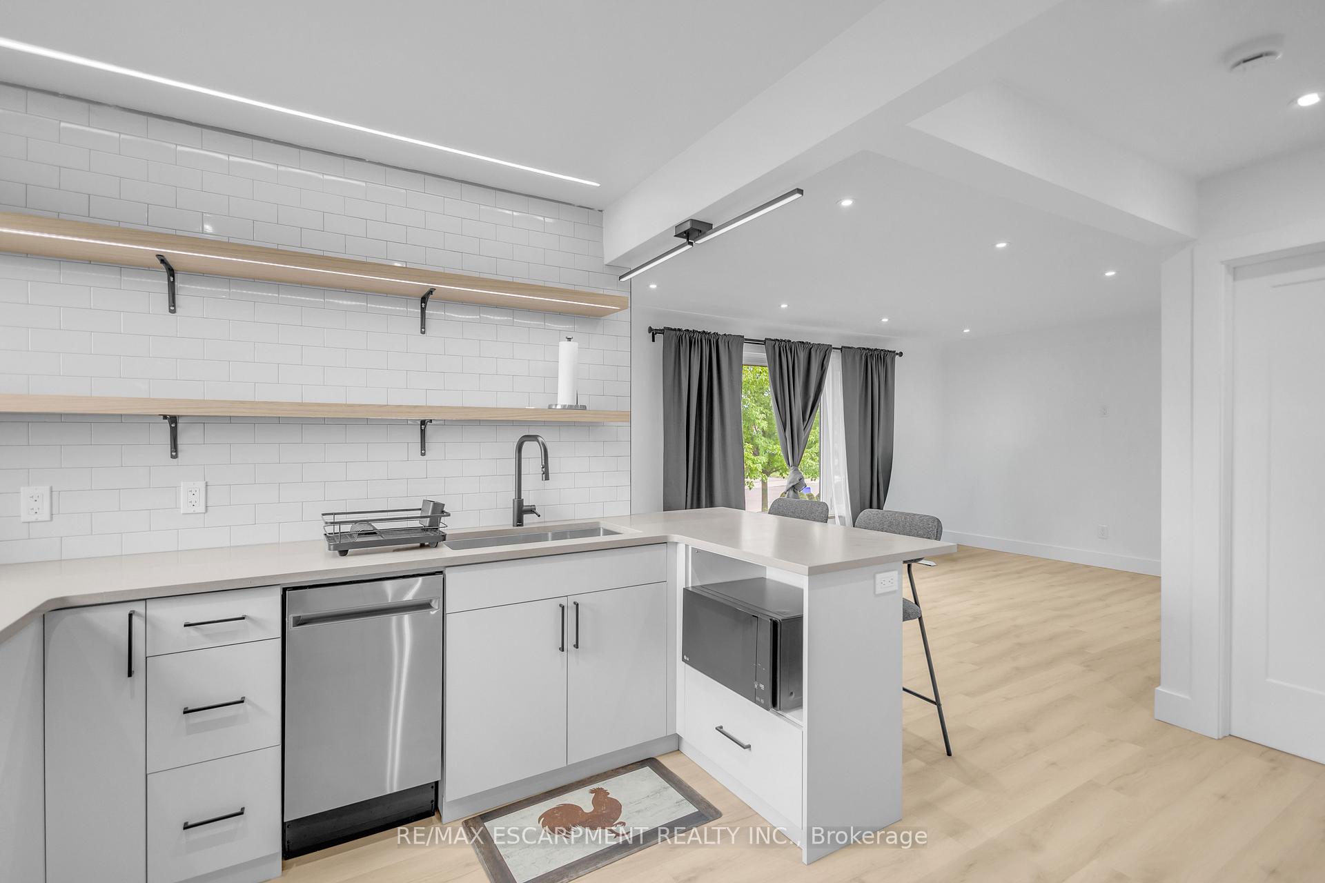 Photo 14 of 253 Fernwood Crescent, Hamilton, Hampton Heights — HOMEH