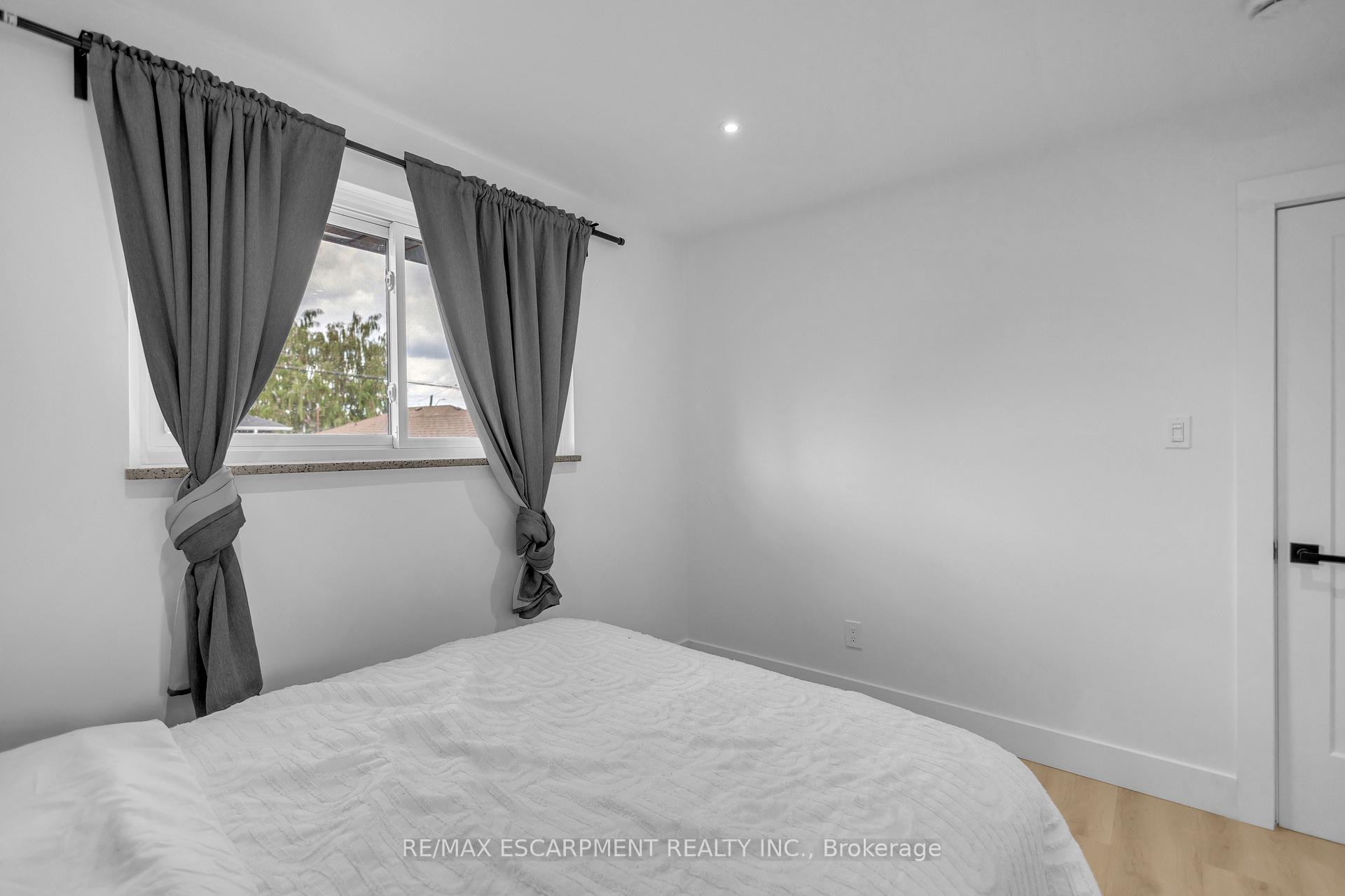 Photo 18 of 253 Fernwood Crescent, Hamilton, Hampton Heights — HOMEH
