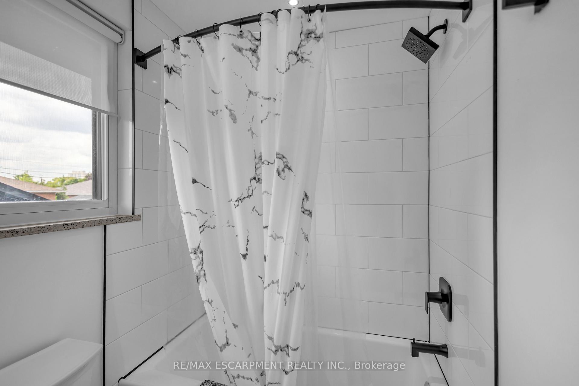 Photo 20 of 253 Fernwood Crescent, Hamilton, Hampton Heights — HOMEH