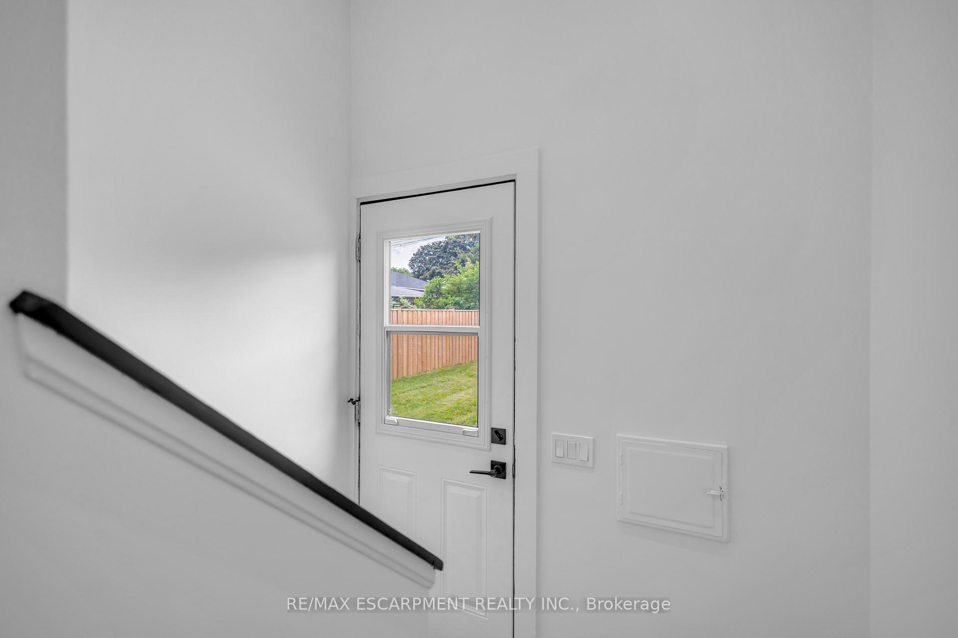 Photo 21 of 253 Fernwood Crescent, Hamilton, Hampton Heights — HOMEH