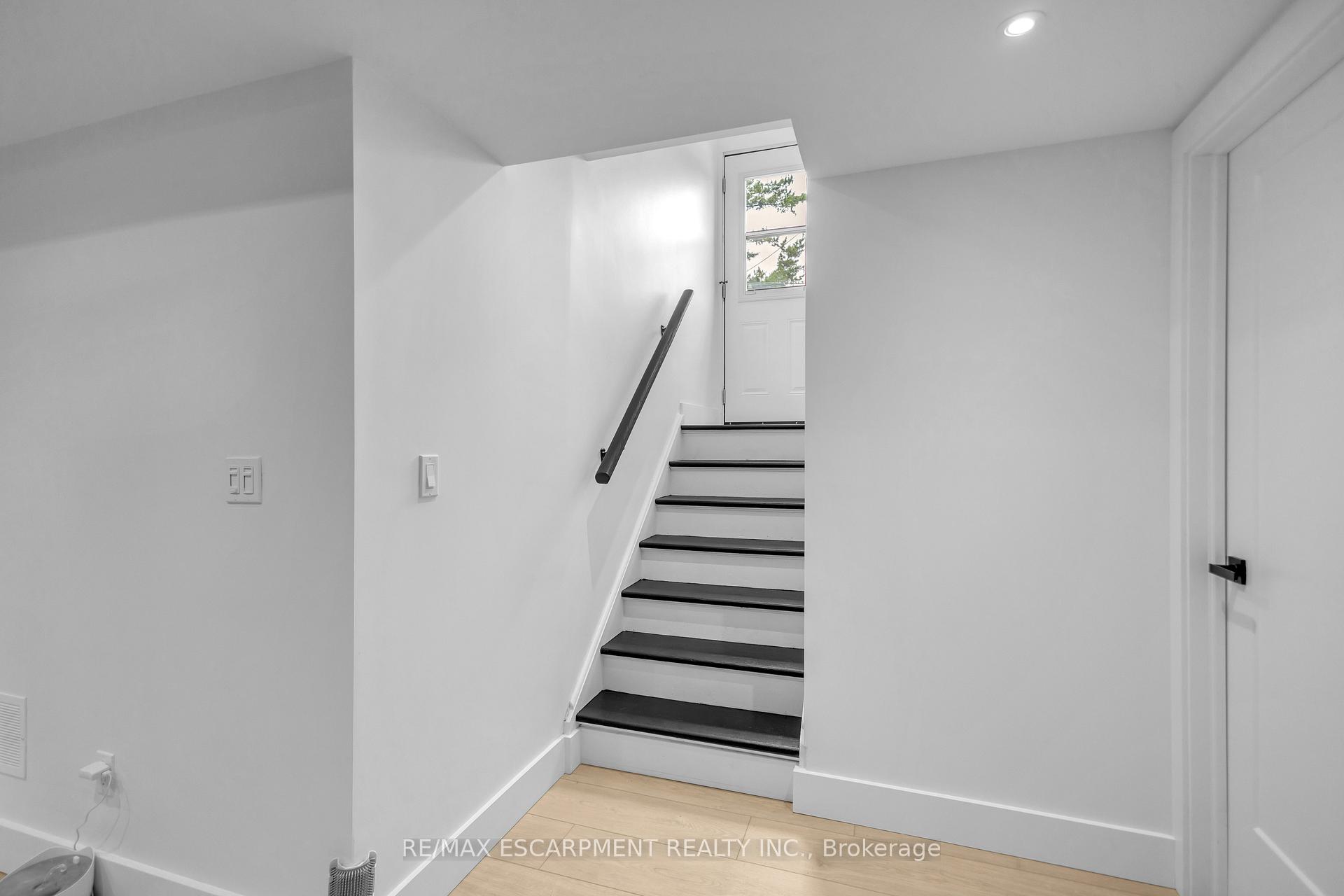 Photo 23 of 253 Fernwood Crescent, Hamilton, Hampton Heights — HOMEH