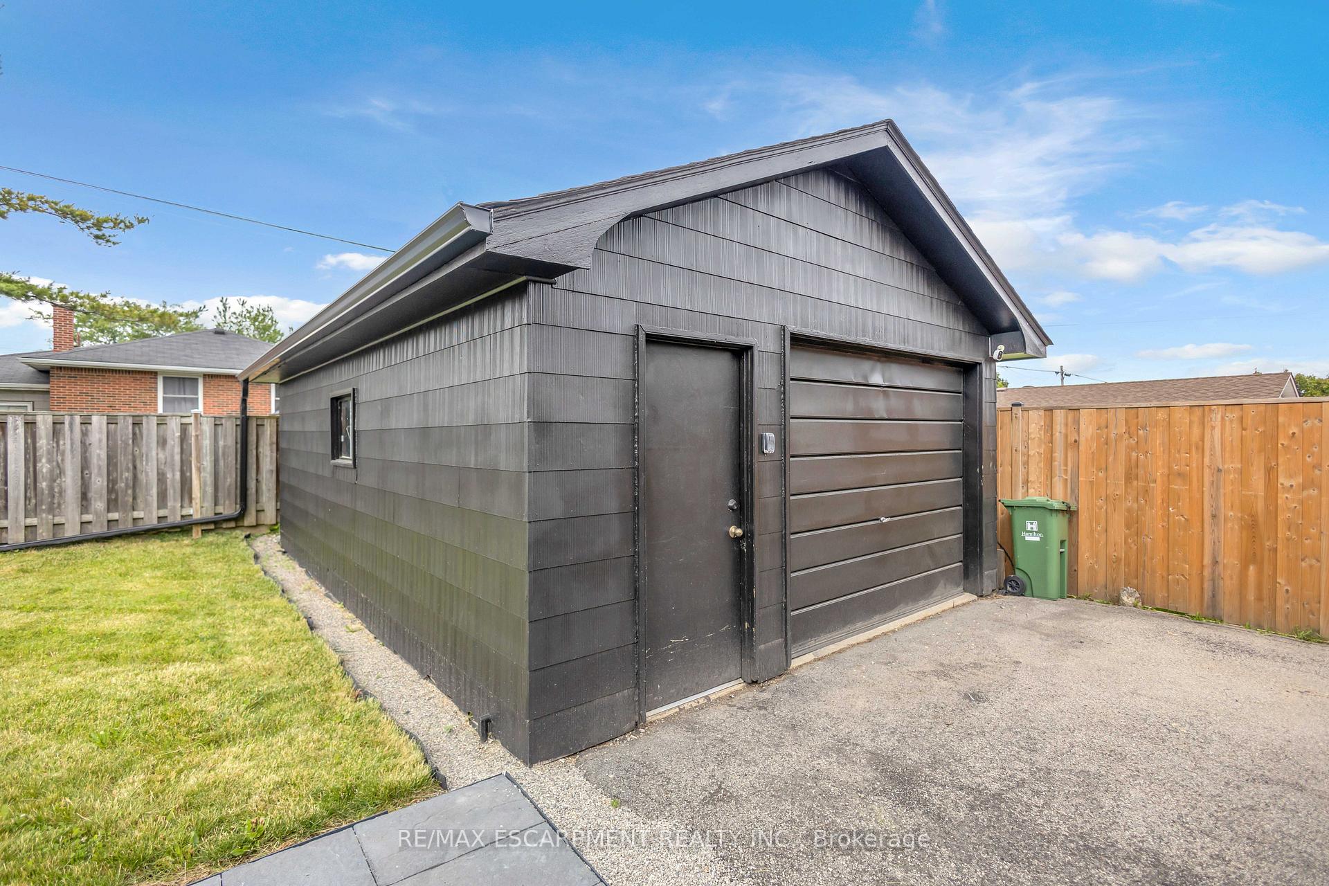 Photo 35 of 253 Fernwood Crescent, Hamilton, Hampton Heights — HOMEH