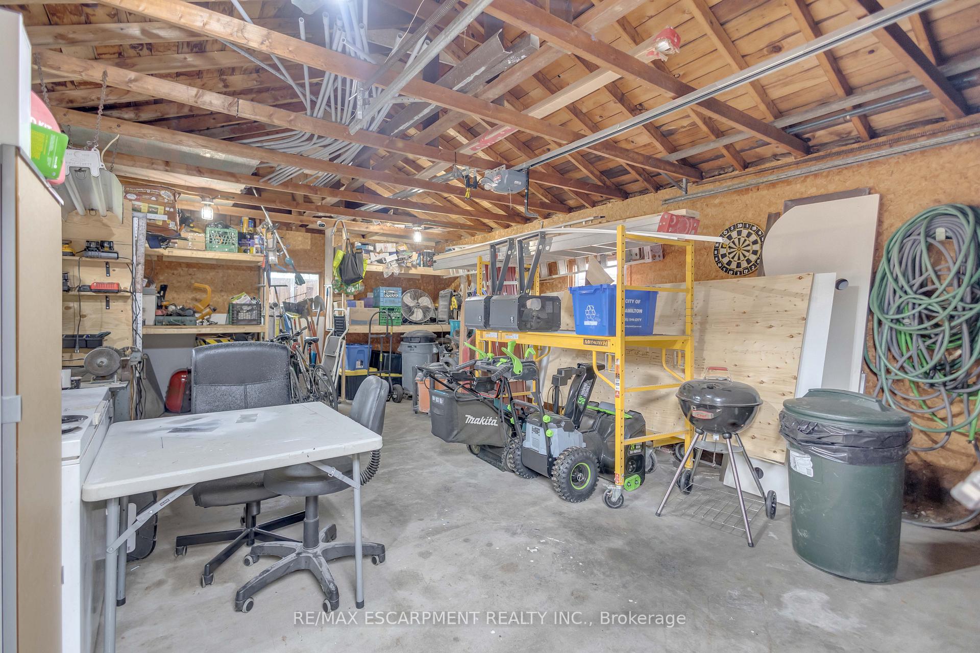 Photo 37 of 253 Fernwood Crescent, Hamilton, Hampton Heights — HOMEH