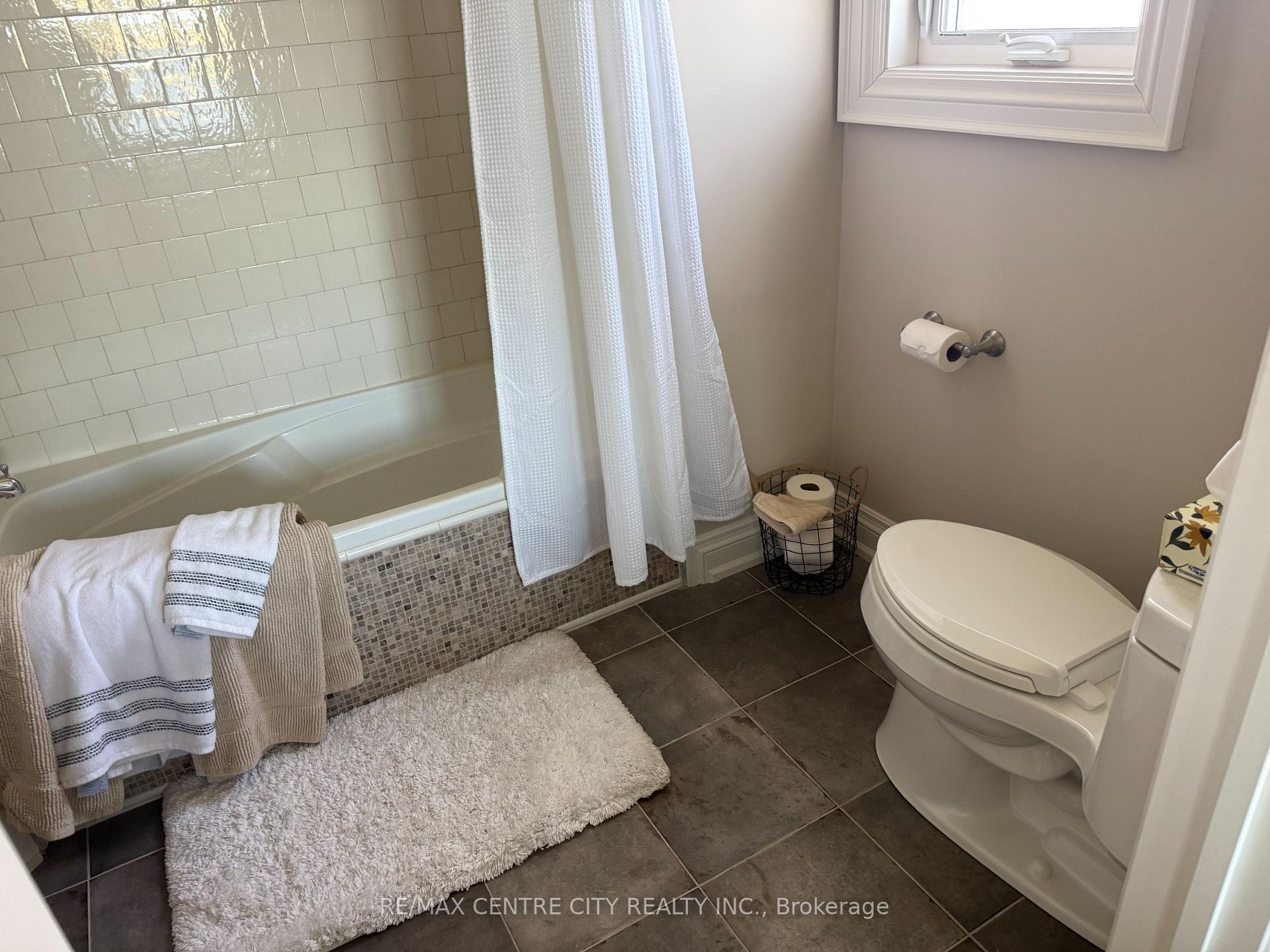 Photo 12 of 41 Dock Lane, Tay, Port McNicoll — HOMEH