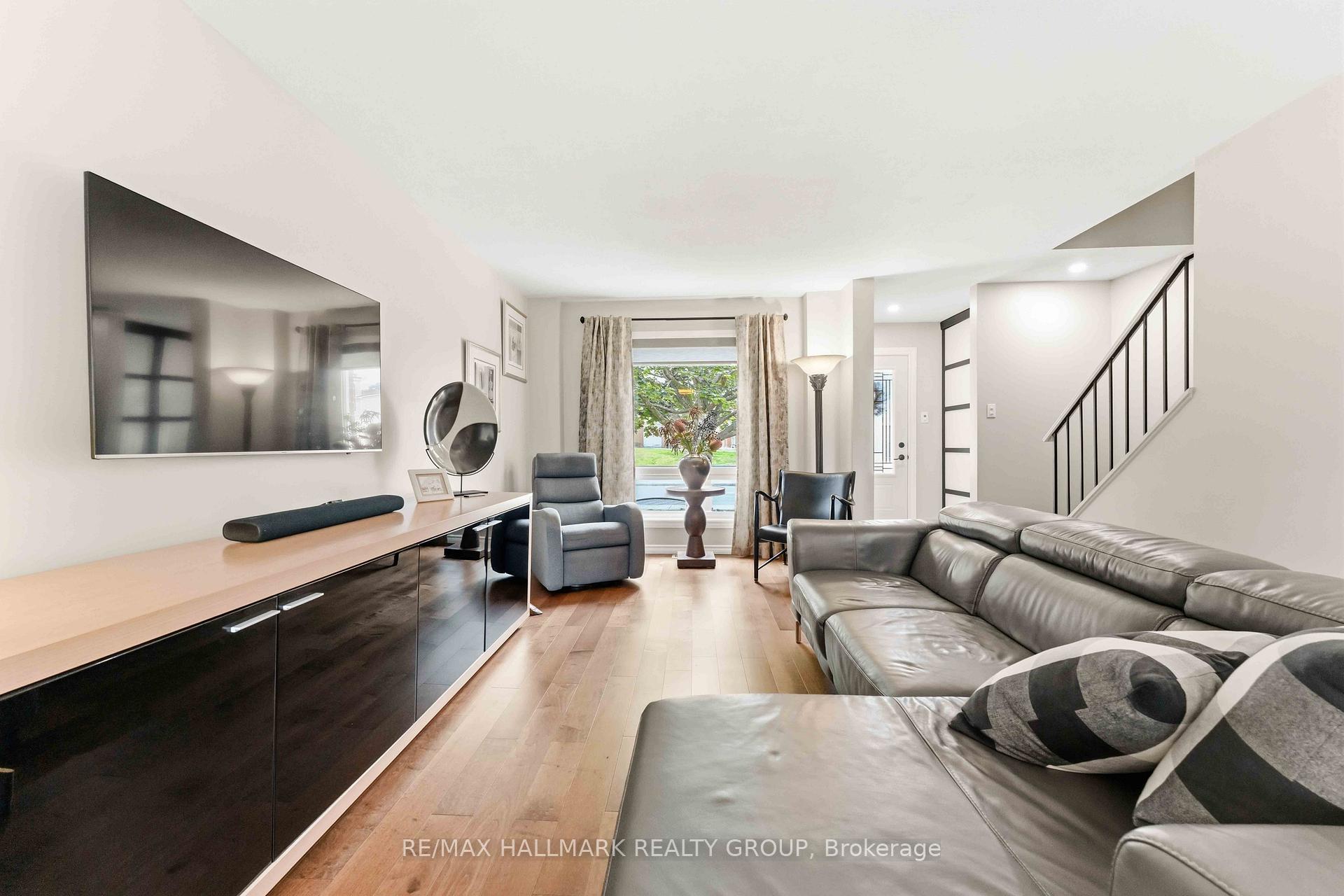 Photo 6 of 1593 Bottriell Way, Ottawa, Fallingbrook/Pineridge — HOMEH