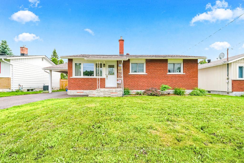 Photo 1 of 136 Ellis Avenue, Pembroke, Pembroke — HOMEH