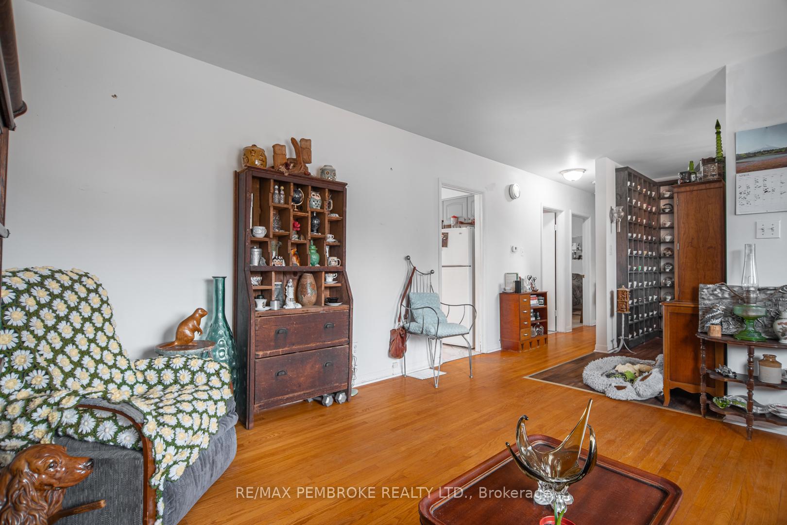 Photo 4 of 136 Ellis Avenue, Pembroke, Pembroke — HOMEH