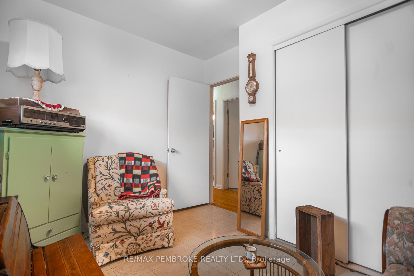 Photo 10 of 136 Ellis Avenue, Pembroke, Pembroke — HOMEH