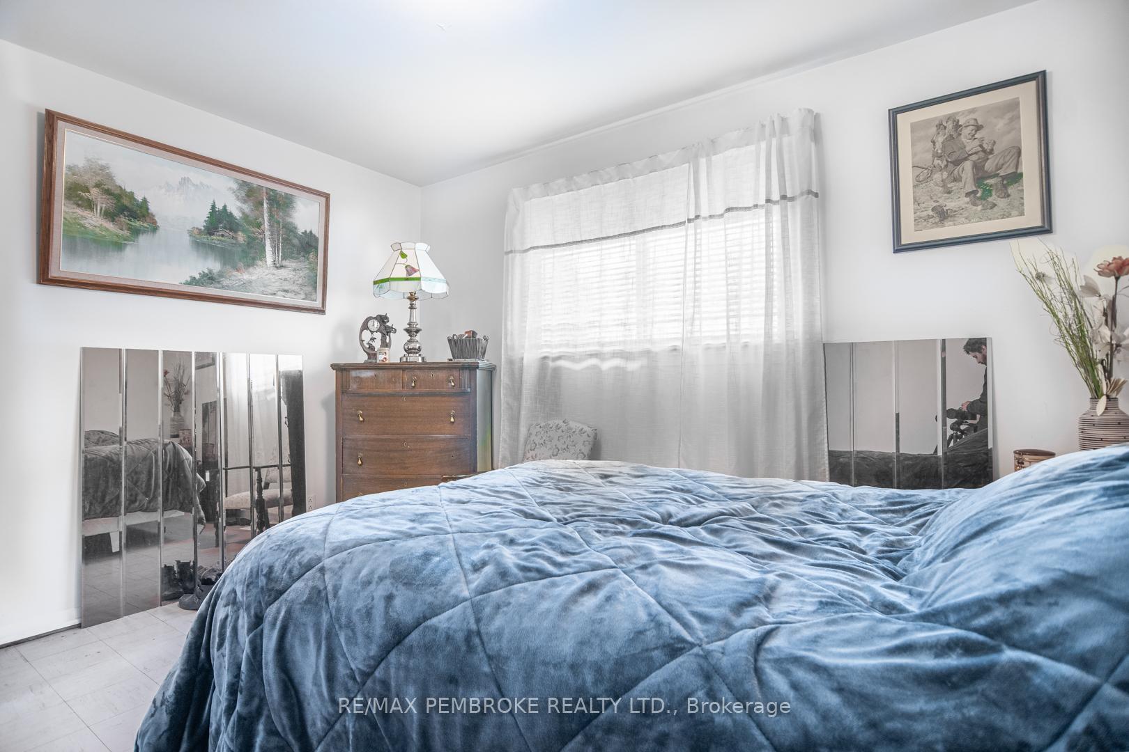 Photo 12 of 136 Ellis Avenue, Pembroke, Pembroke — HOMEH